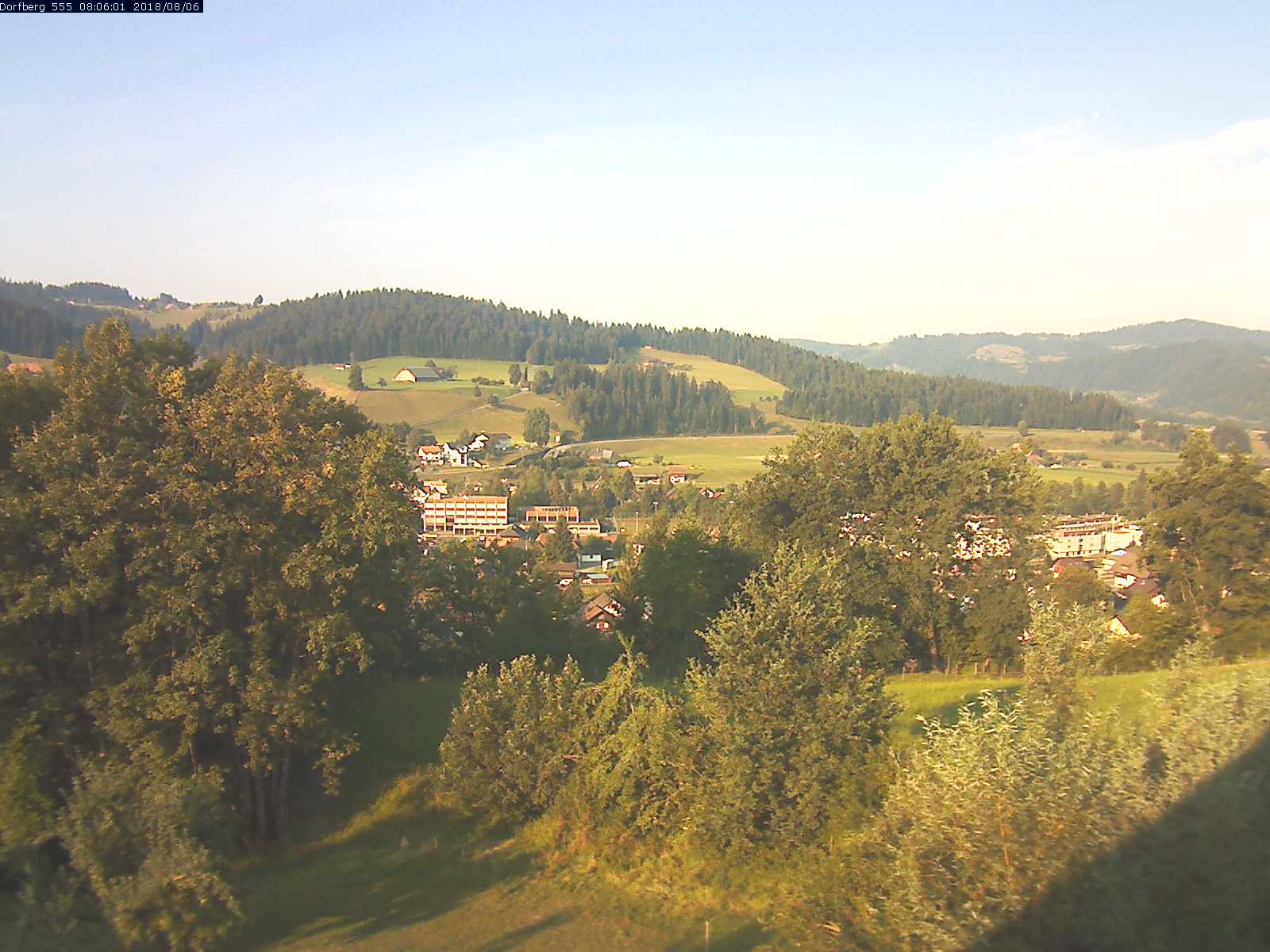 Webcam-Bild: Aussicht vom Dorfberg in Langnau 20180806-080601