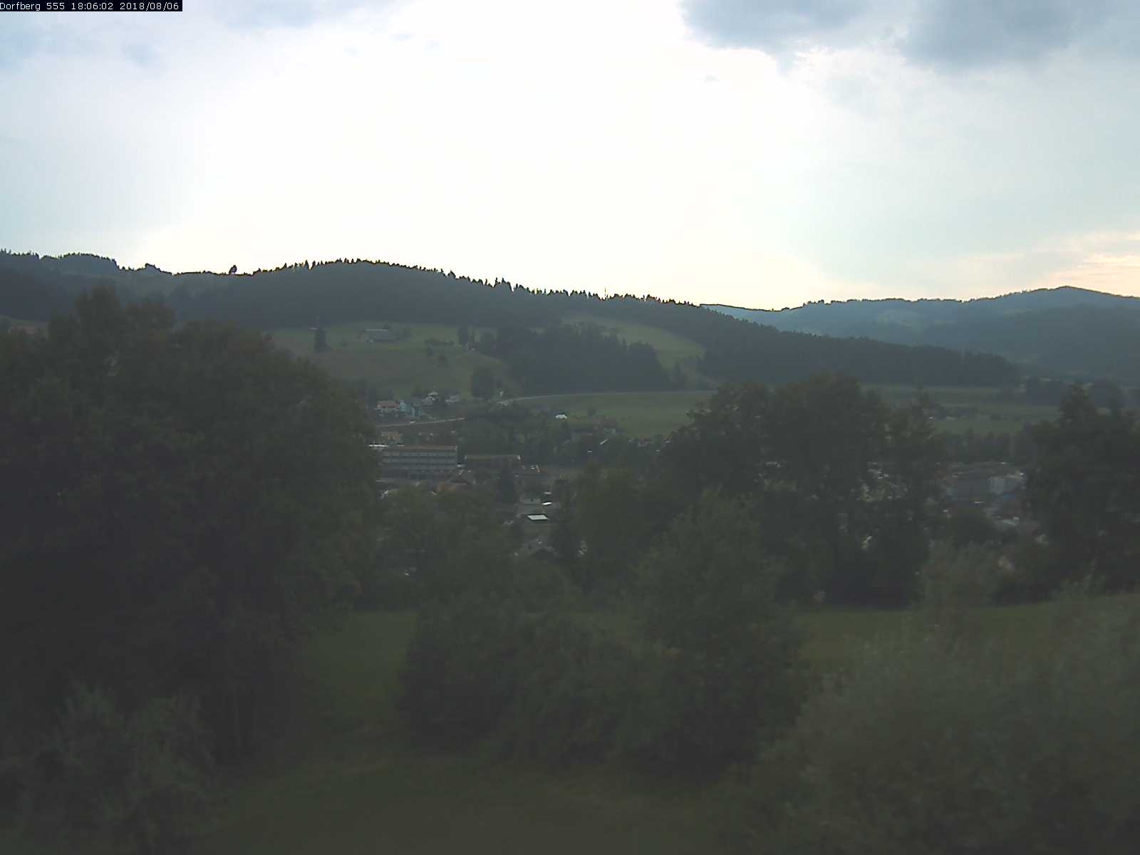 Webcam-Bild: Aussicht vom Dorfberg in Langnau 20180806-180601