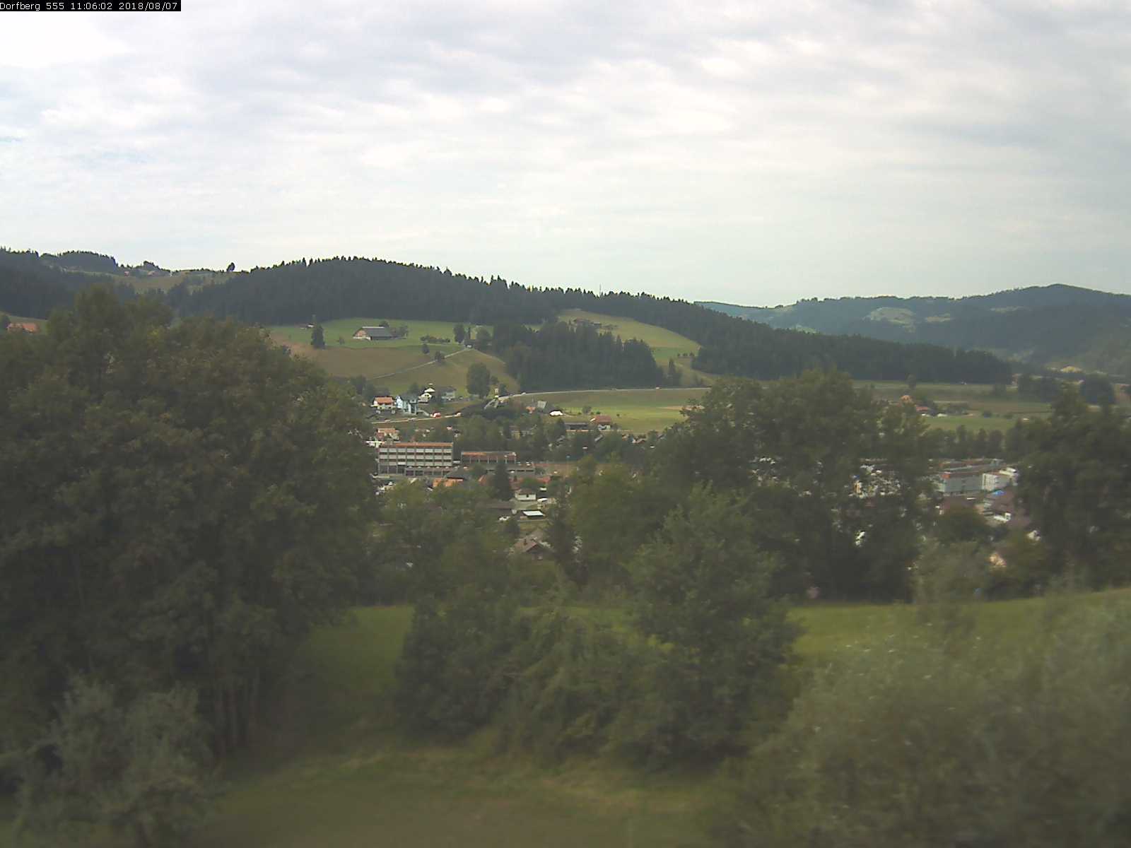 Webcam-Bild: Aussicht vom Dorfberg in Langnau 20180807-110602