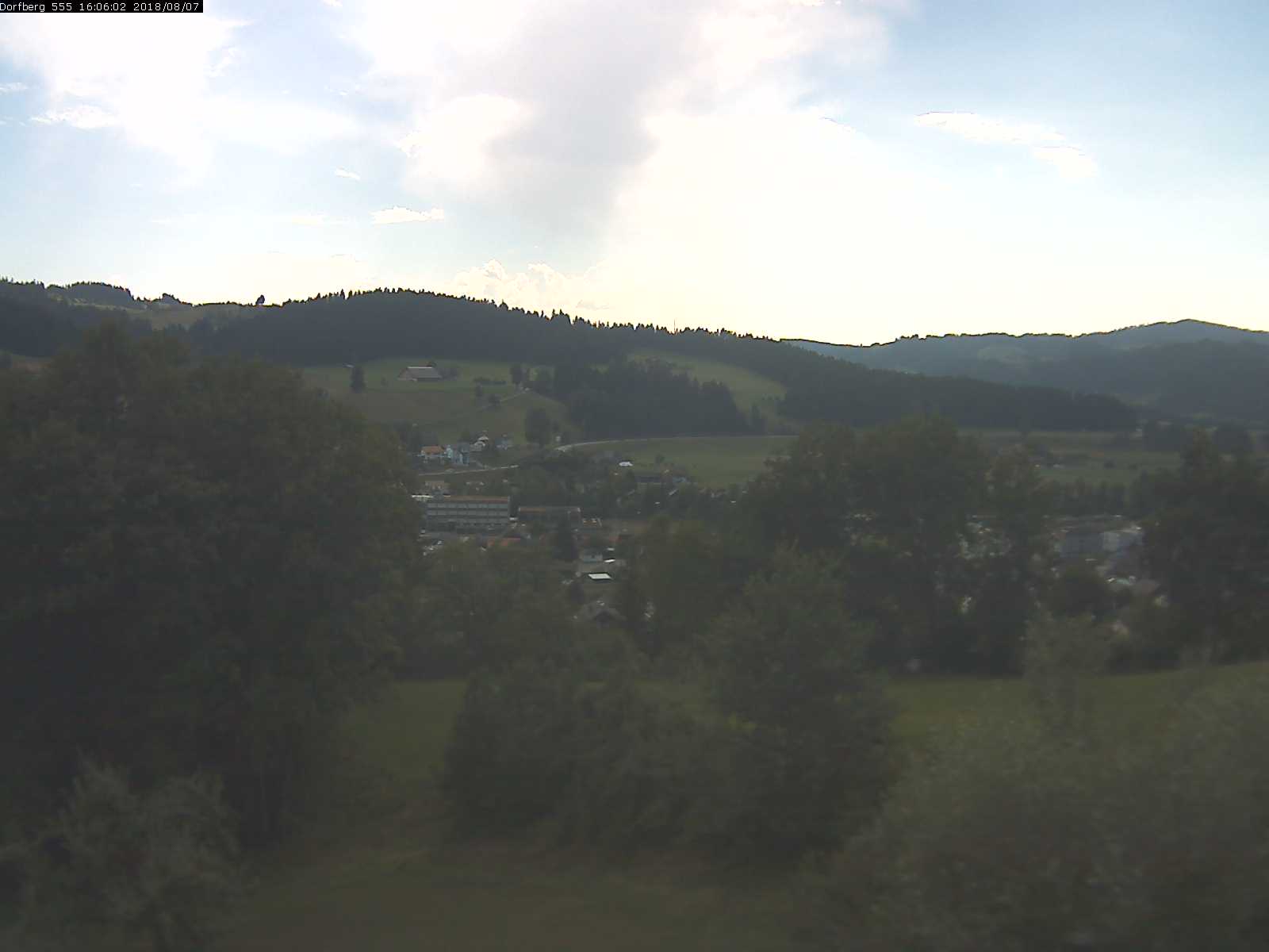 Webcam-Bild: Aussicht vom Dorfberg in Langnau 20180807-160601
