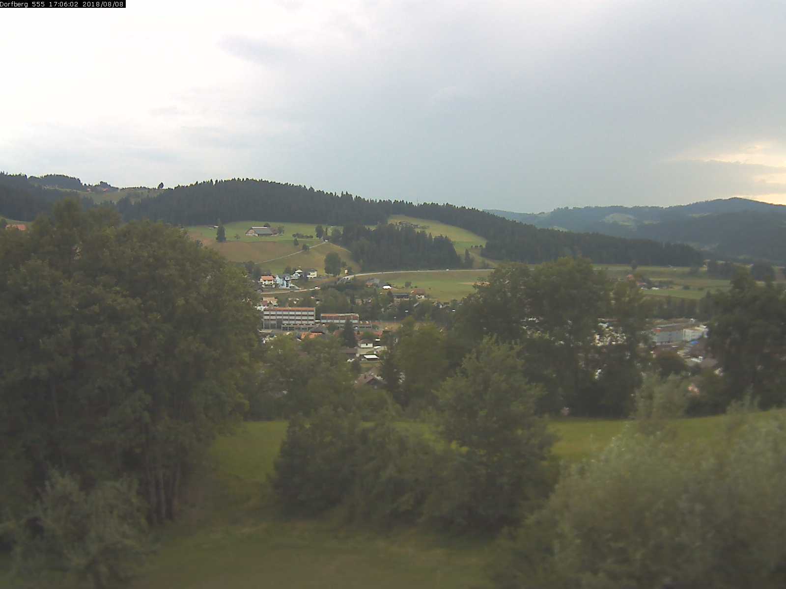 Webcam-Bild: Aussicht vom Dorfberg in Langnau 20180808-170601