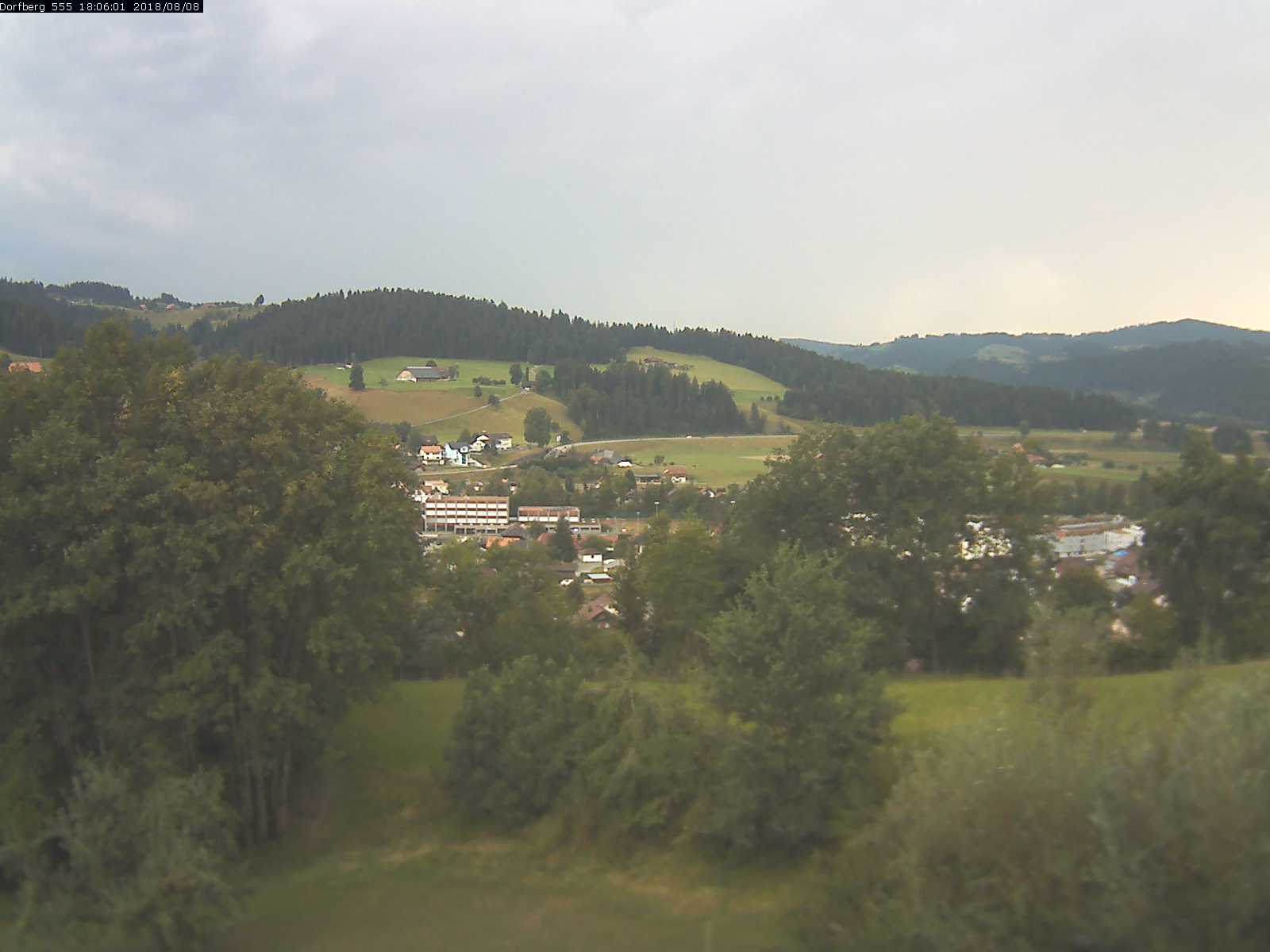 Webcam-Bild: Aussicht vom Dorfberg in Langnau 20180808-180601