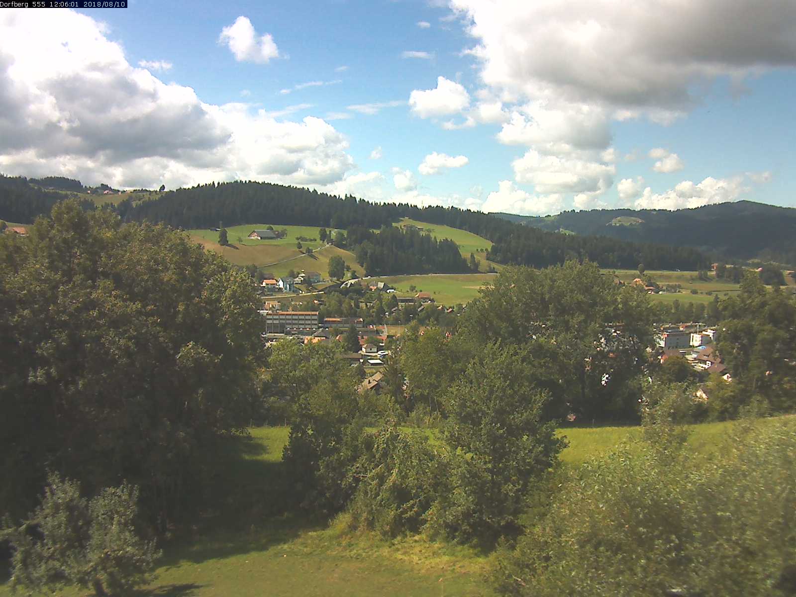 Webcam-Bild: Aussicht vom Dorfberg in Langnau 20180810-120601