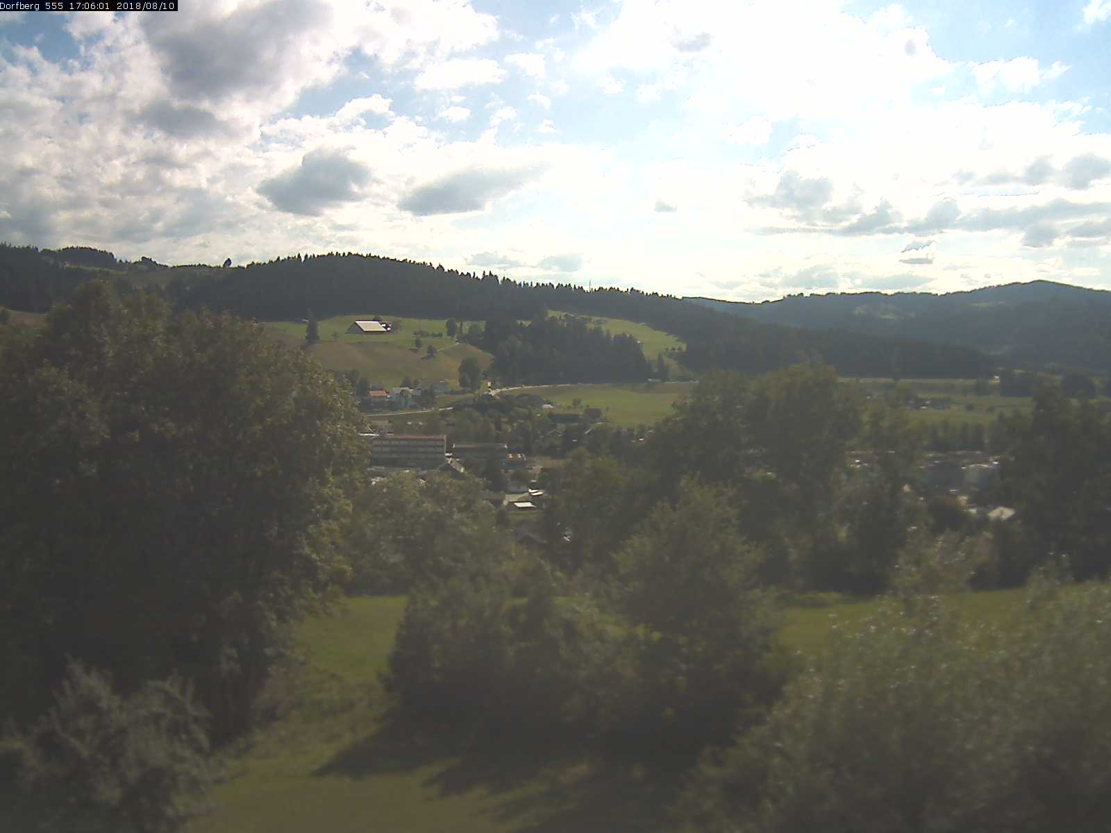 Webcam-Bild: Aussicht vom Dorfberg in Langnau 20180810-170601