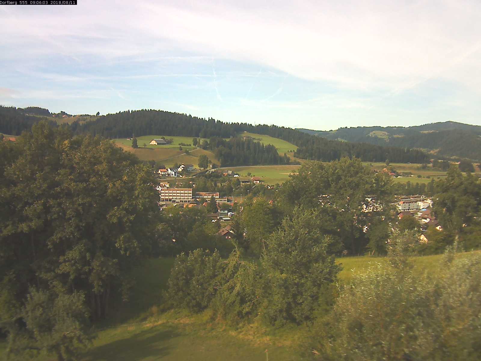 Webcam-Bild: Aussicht vom Dorfberg in Langnau 20180811-090601