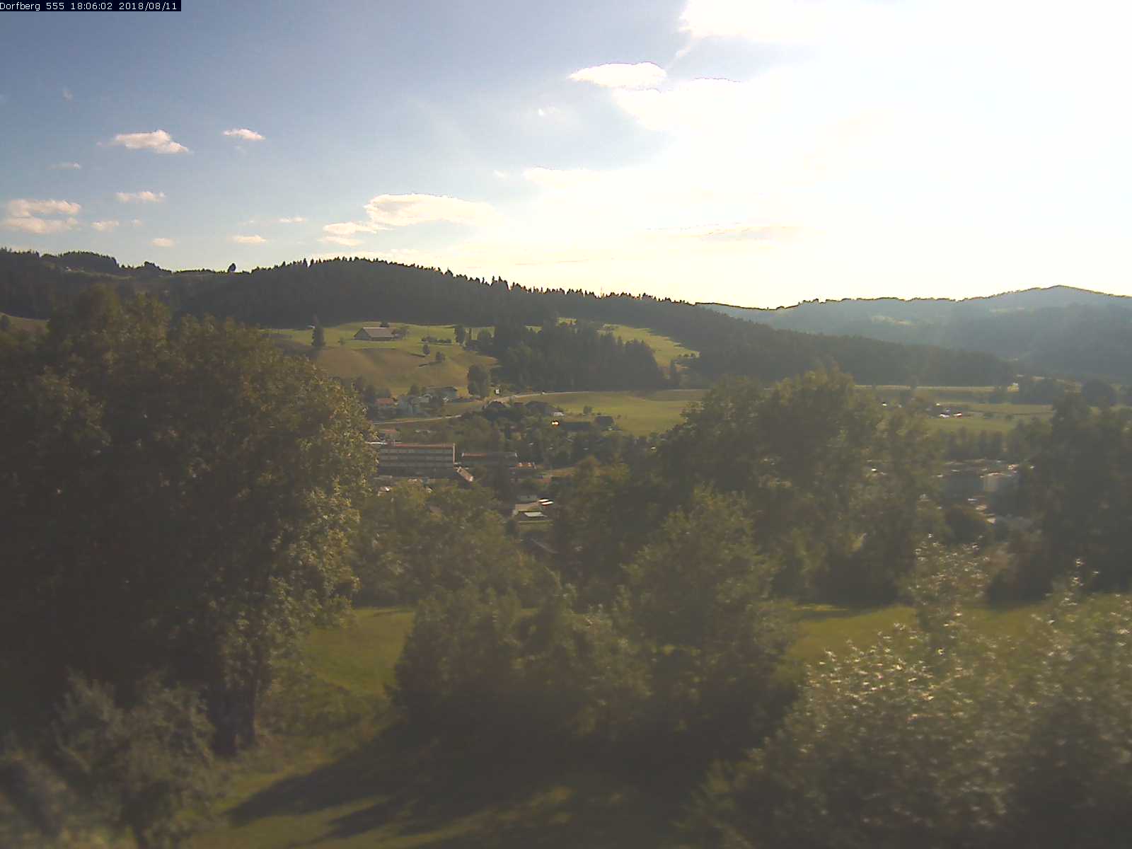 Webcam-Bild: Aussicht vom Dorfberg in Langnau 20180811-180601