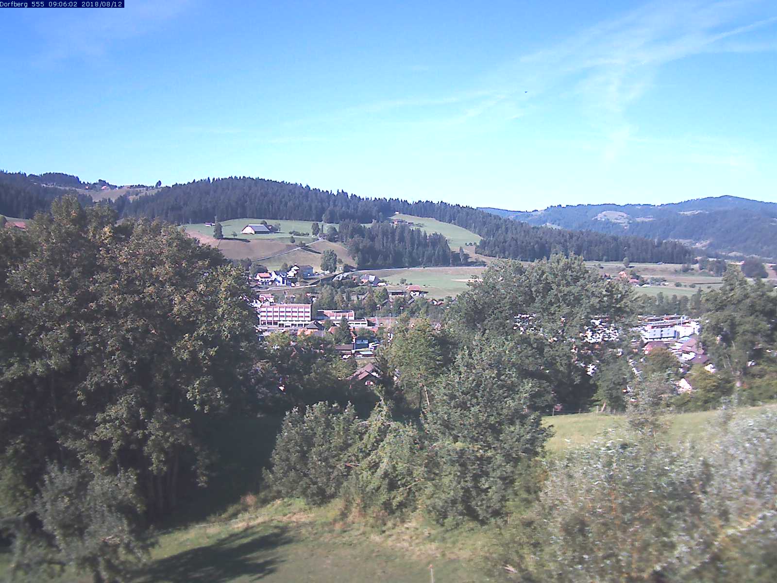 Webcam-Bild: Aussicht vom Dorfberg in Langnau 20180812-090601