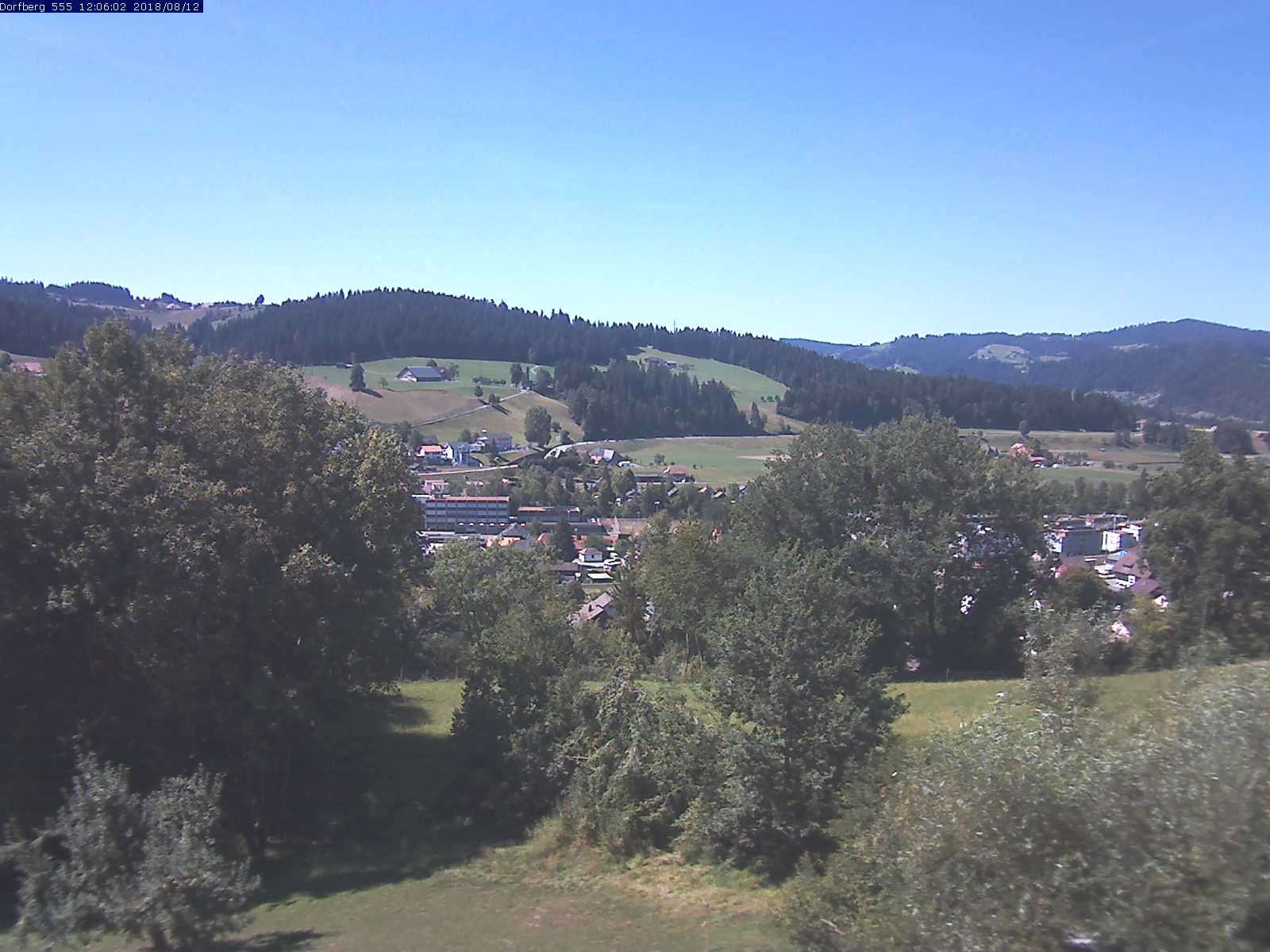 Webcam-Bild: Aussicht vom Dorfberg in Langnau 20180812-120601