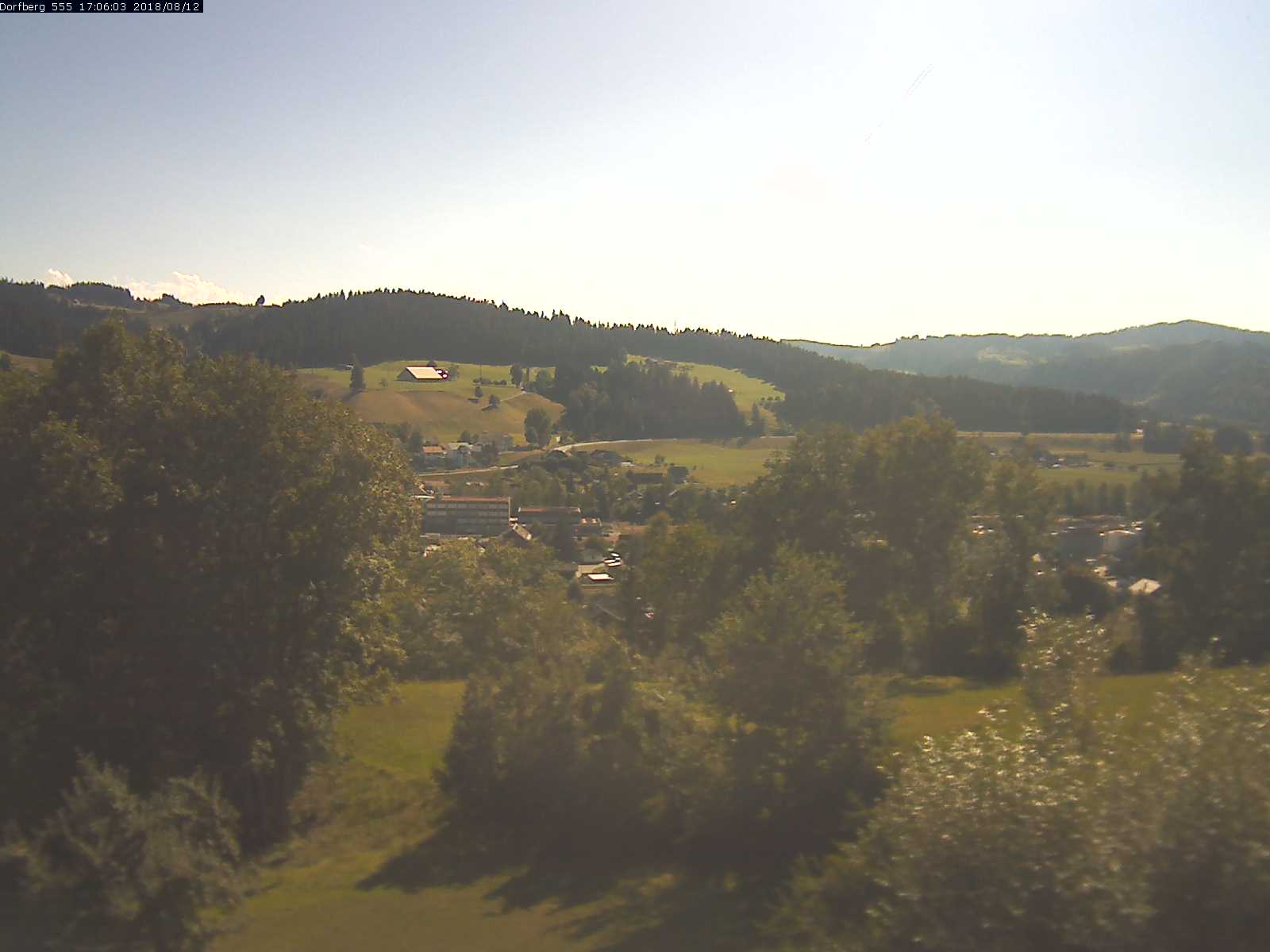 Webcam-Bild: Aussicht vom Dorfberg in Langnau 20180812-170601