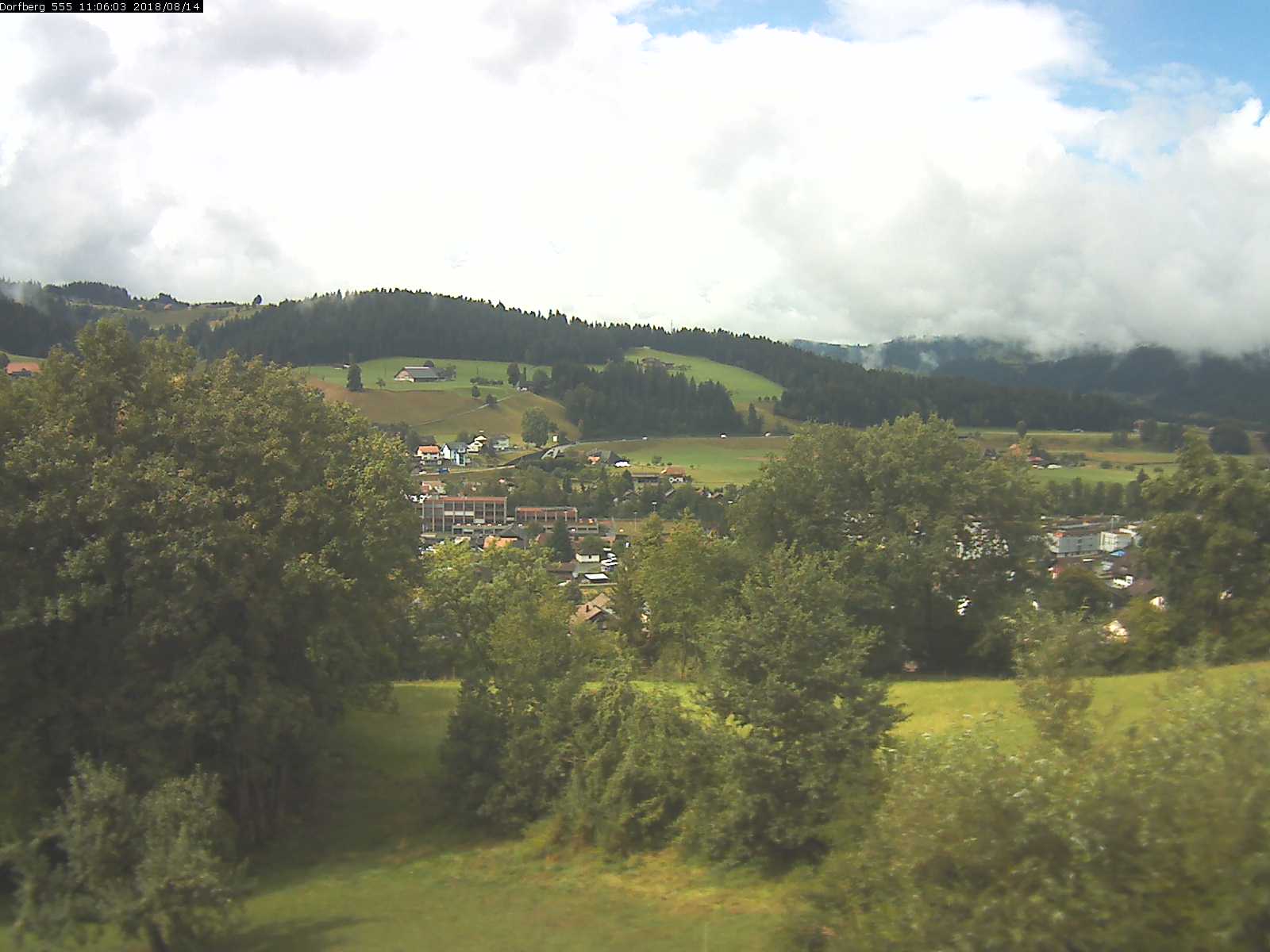 Webcam-Bild: Aussicht vom Dorfberg in Langnau 20180814-110601