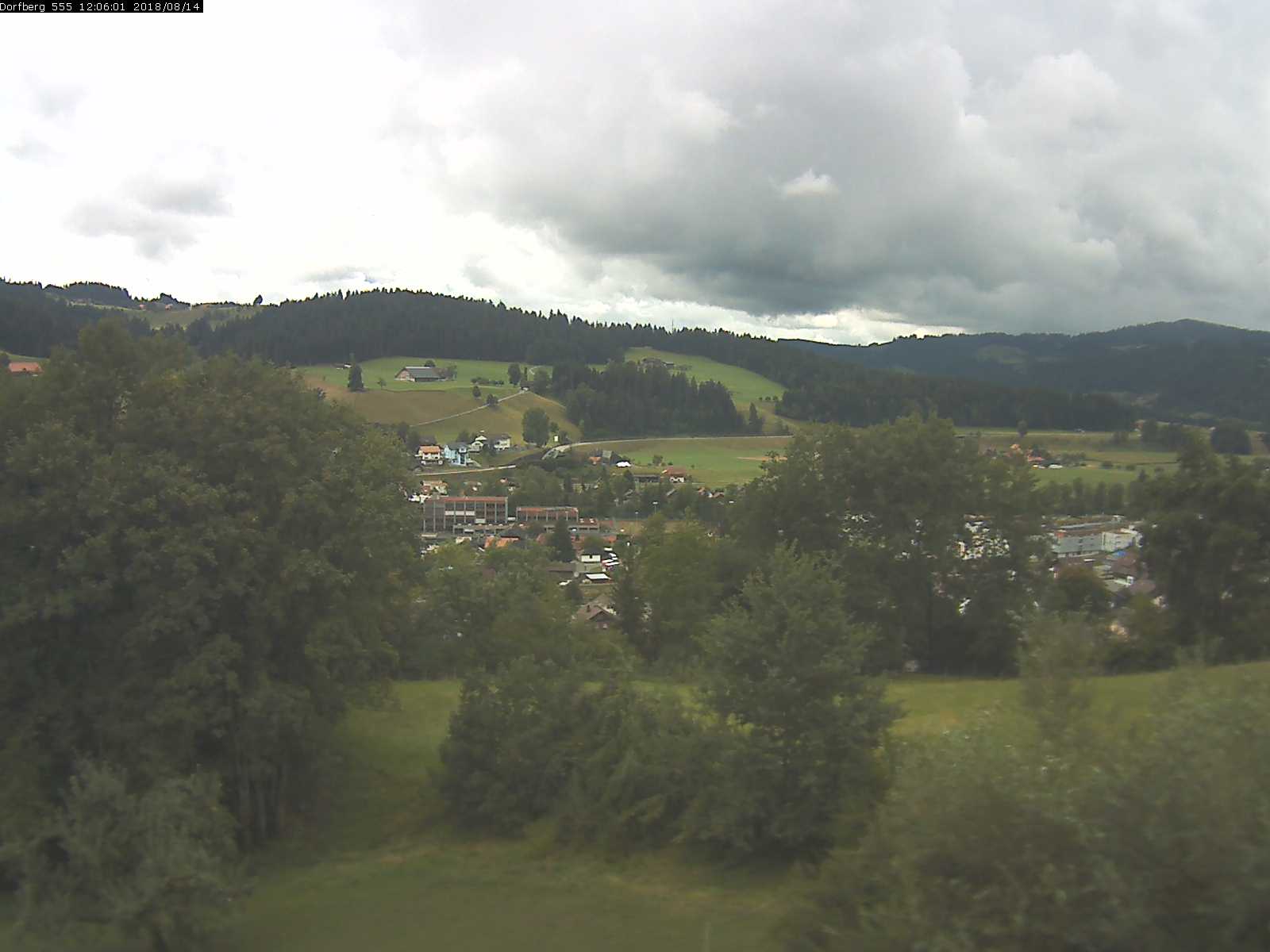 Webcam-Bild: Aussicht vom Dorfberg in Langnau 20180814-120601