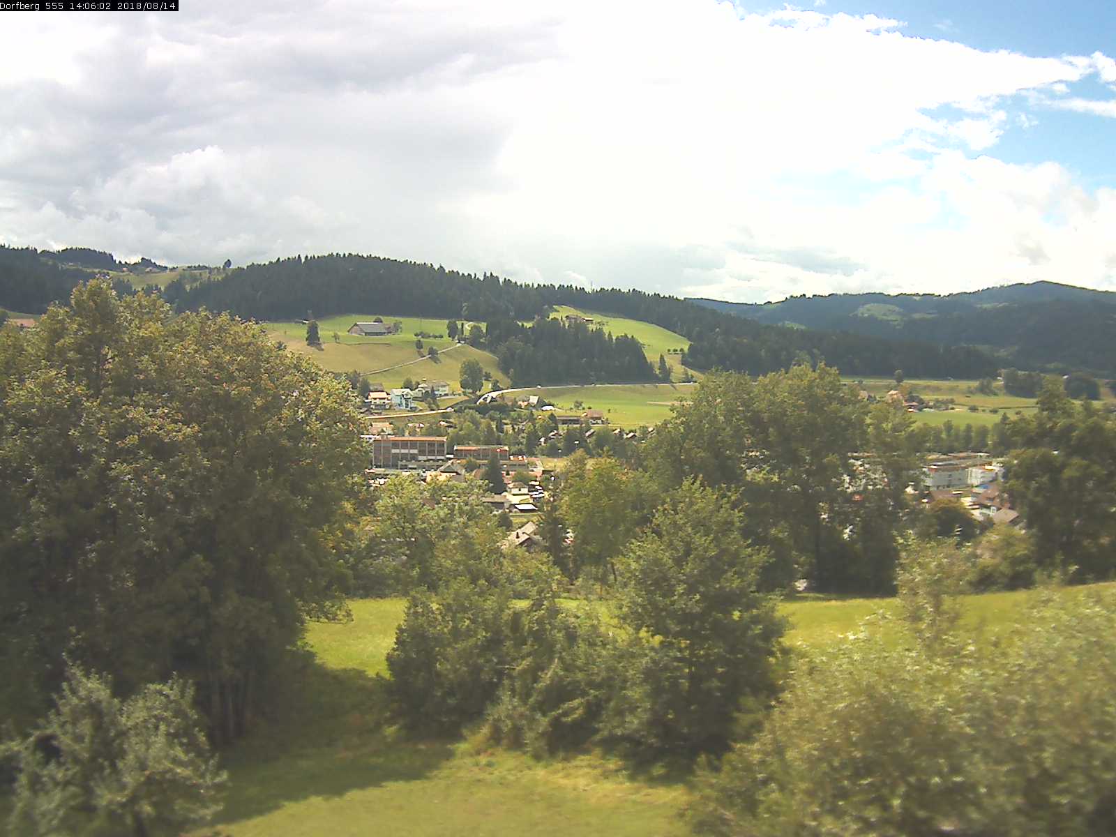 Webcam-Bild: Aussicht vom Dorfberg in Langnau 20180814-140601