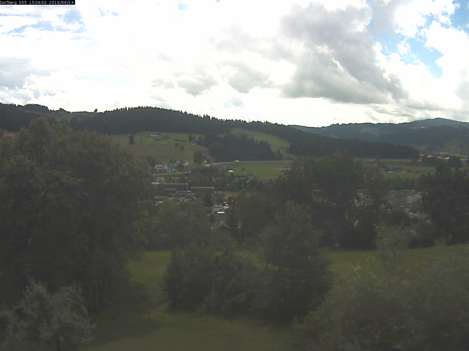 Webcam-Bild: Aussicht vom Dorfberg in Langnau 20180814-150601