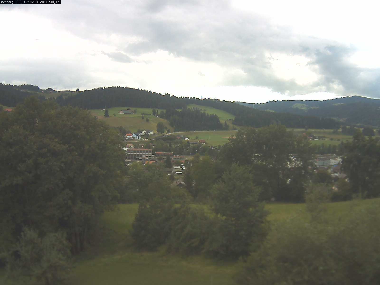 Webcam-Bild: Aussicht vom Dorfberg in Langnau 20180814-170602