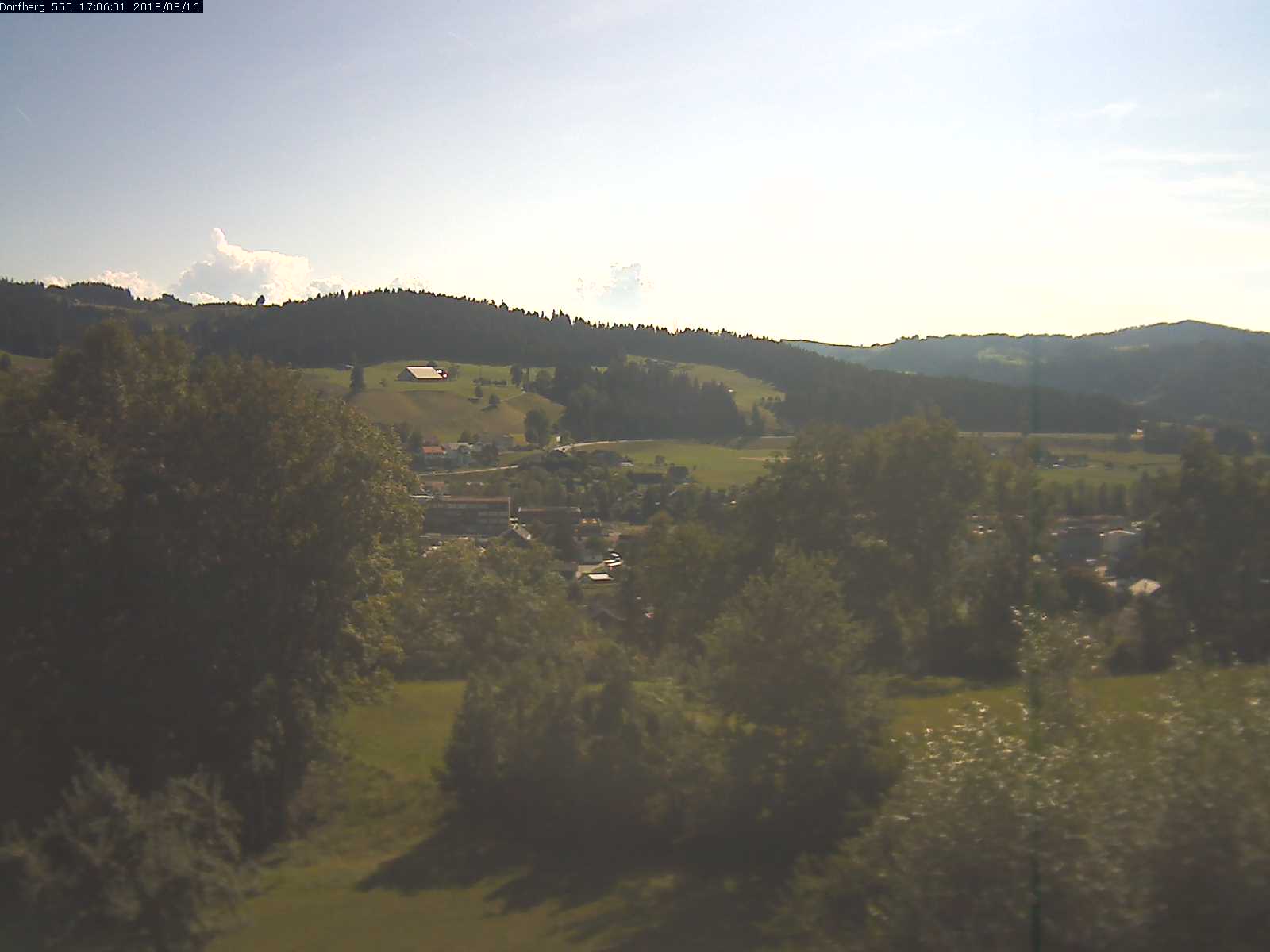 Webcam-Bild: Aussicht vom Dorfberg in Langnau 20180816-170601