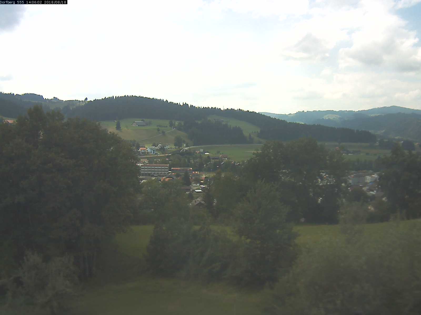 Webcam-Bild: Aussicht vom Dorfberg in Langnau 20180818-140601