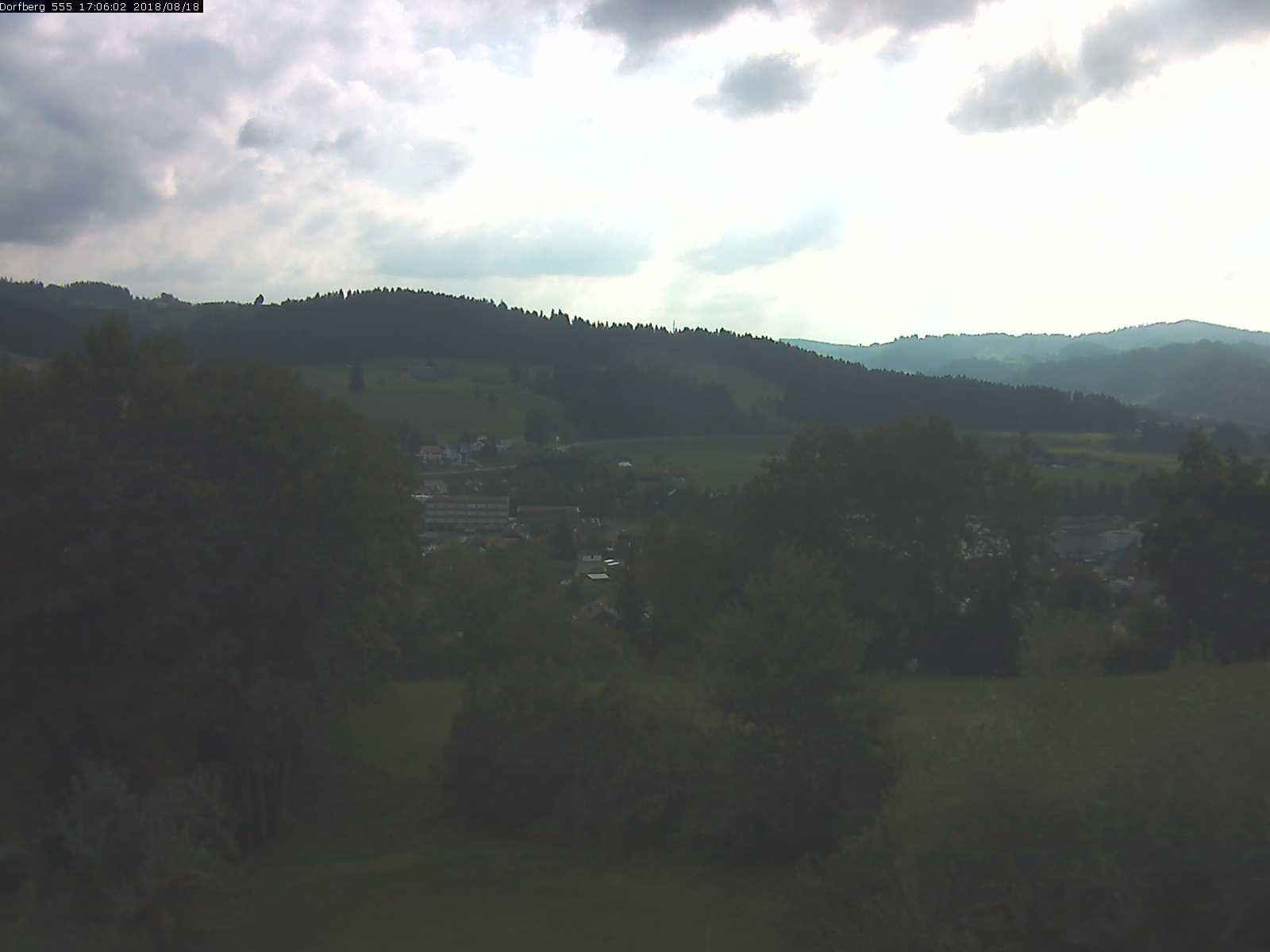 Webcam-Bild: Aussicht vom Dorfberg in Langnau 20180818-170601