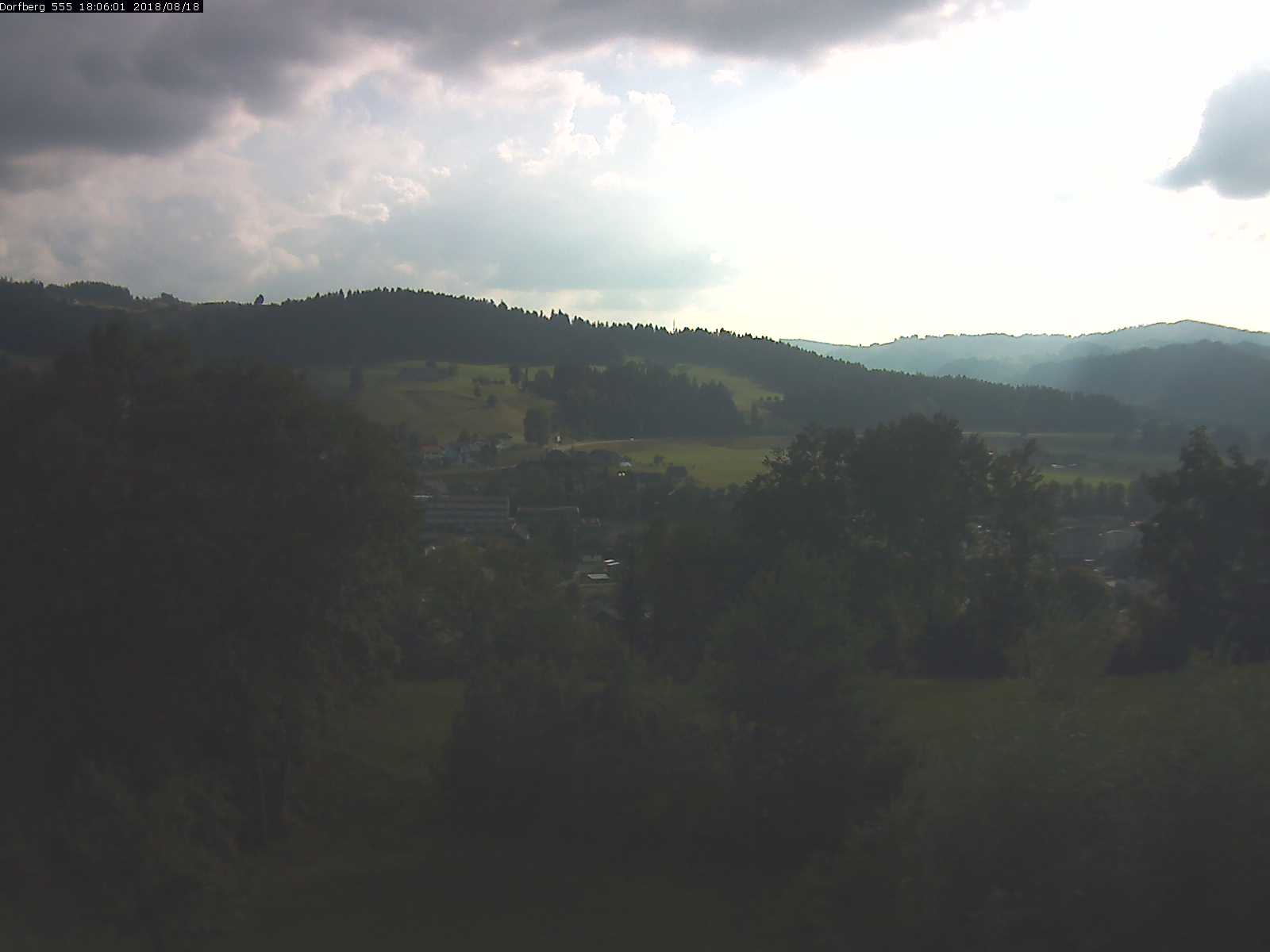 Webcam-Bild: Aussicht vom Dorfberg in Langnau 20180818-180601