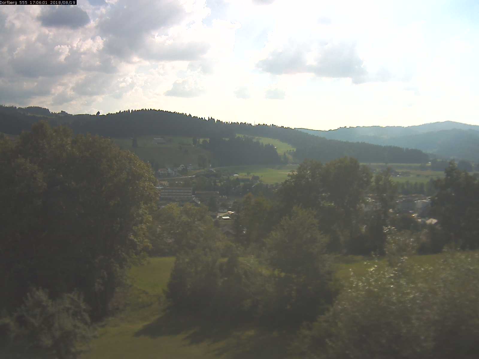 Webcam-Bild: Aussicht vom Dorfberg in Langnau 20180819-170601