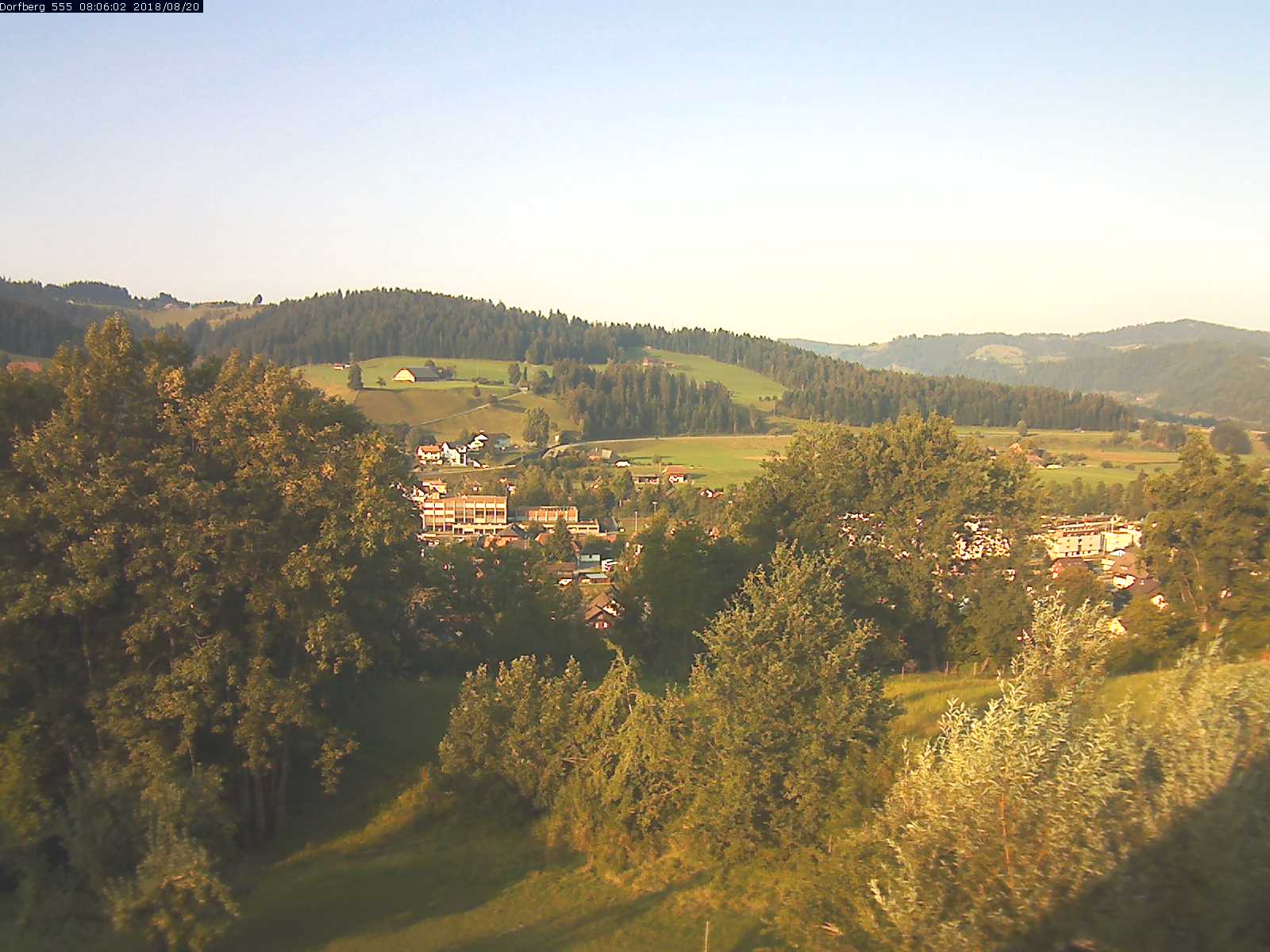 Webcam-Bild: Aussicht vom Dorfberg in Langnau 20180820-080601