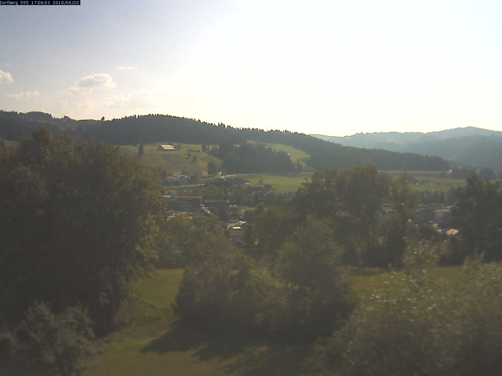 Webcam-Bild: Aussicht vom Dorfberg in Langnau 20180820-170601