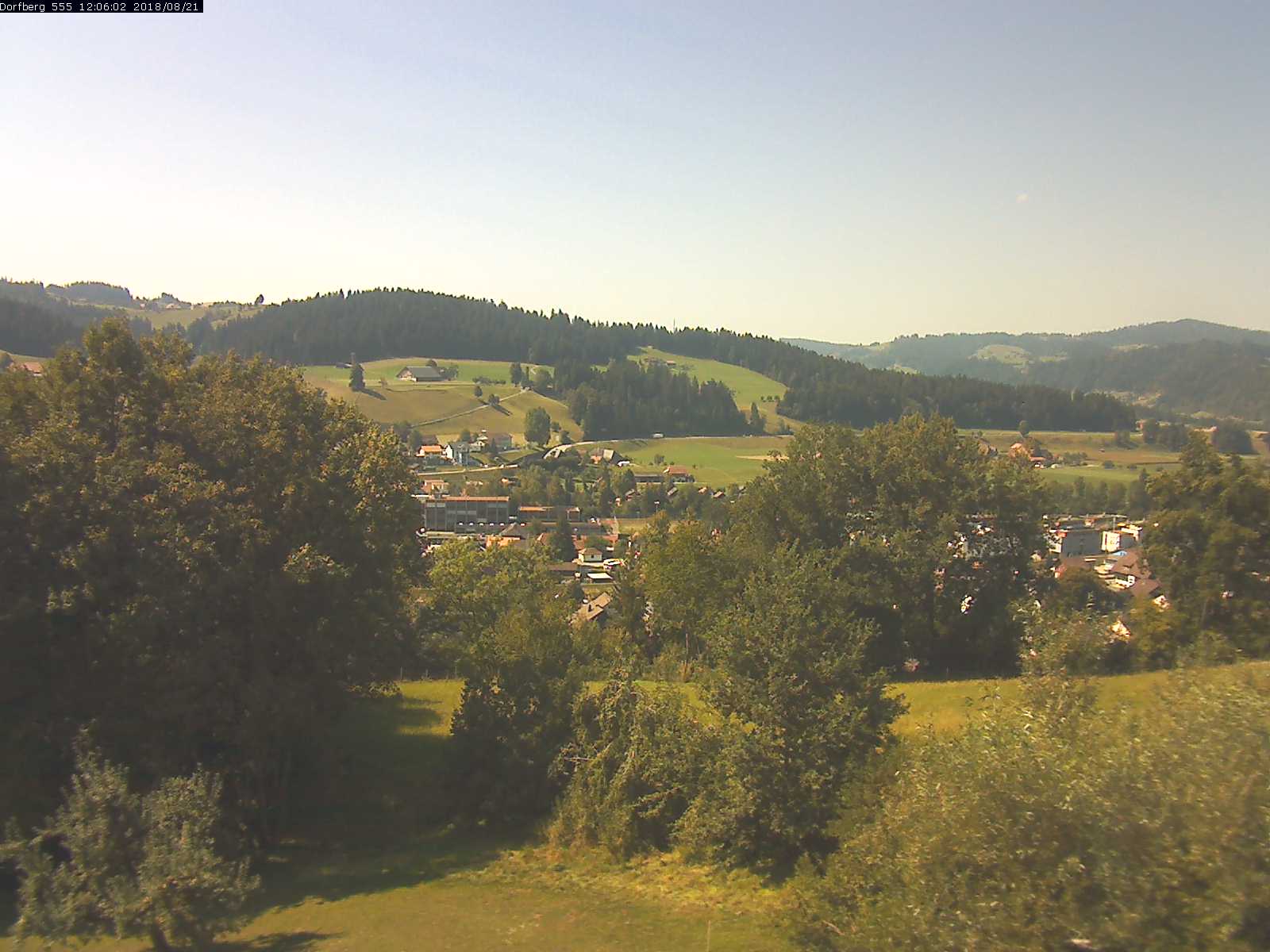 Webcam-Bild: Aussicht vom Dorfberg in Langnau 20180821-120601