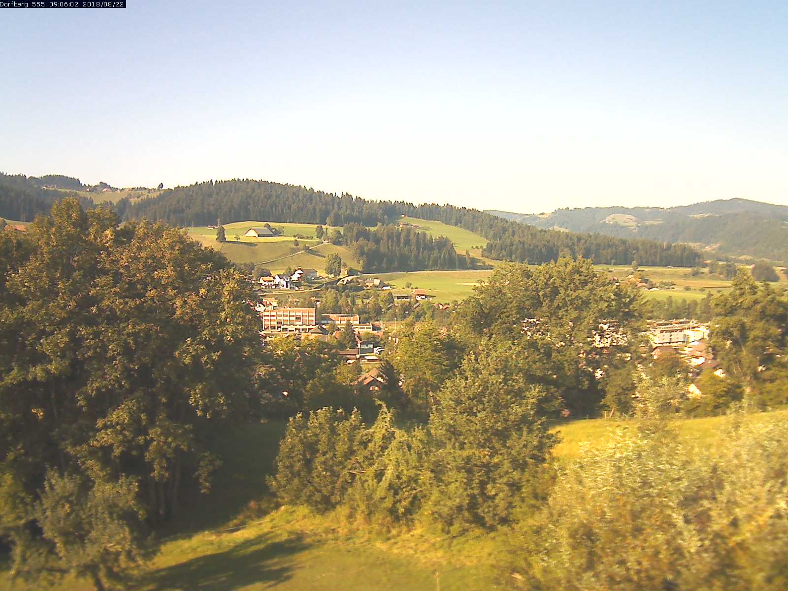 Webcam-Bild: Aussicht vom Dorfberg in Langnau 20180822-090601