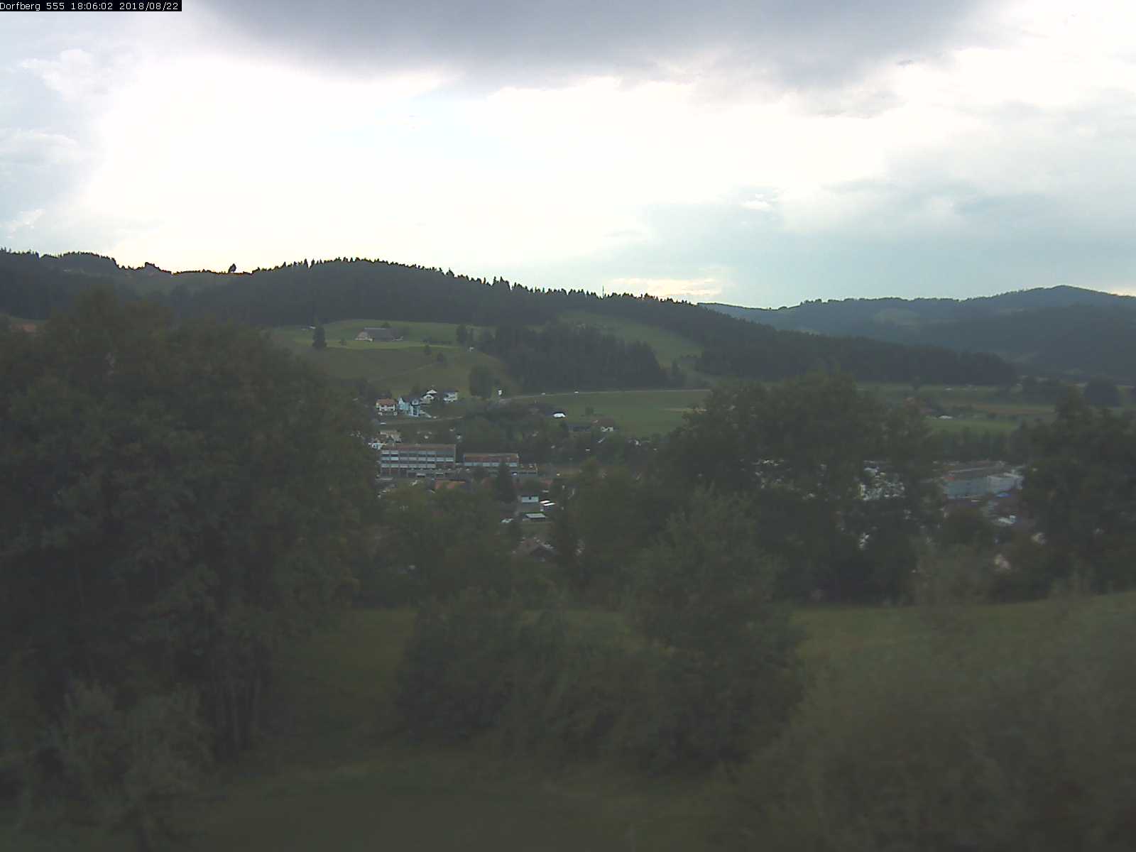 Webcam-Bild: Aussicht vom Dorfberg in Langnau 20180822-180601