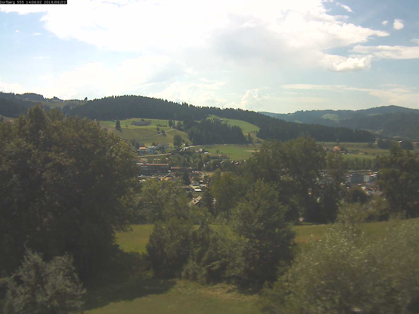 Webcam-Bild: Aussicht vom Dorfberg in Langnau 20180823-140601