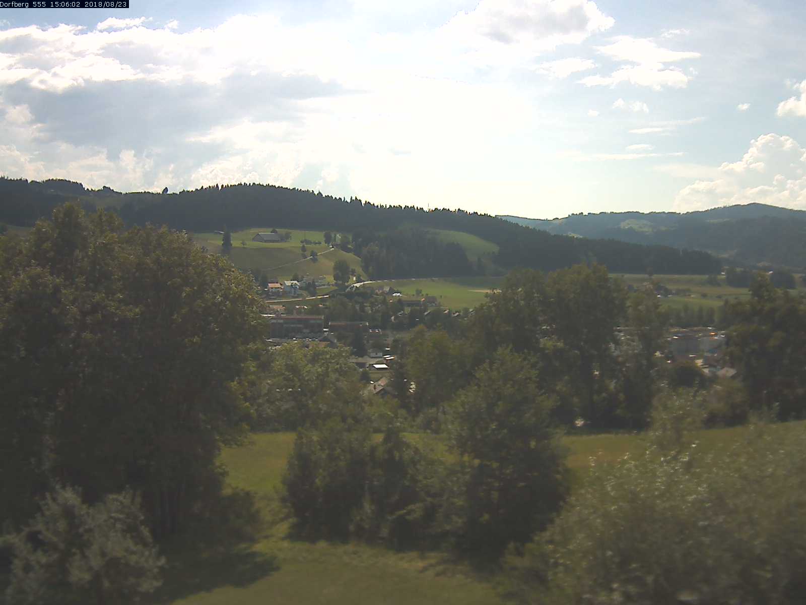 Webcam-Bild: Aussicht vom Dorfberg in Langnau 20180823-150601