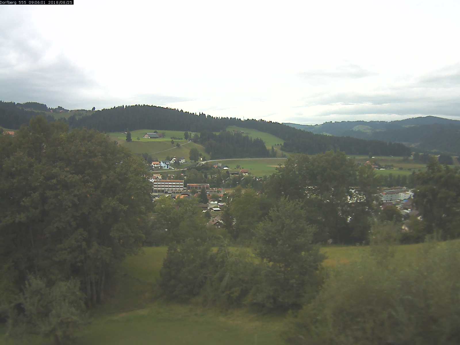 Webcam-Bild: Aussicht vom Dorfberg in Langnau 20180825-090601