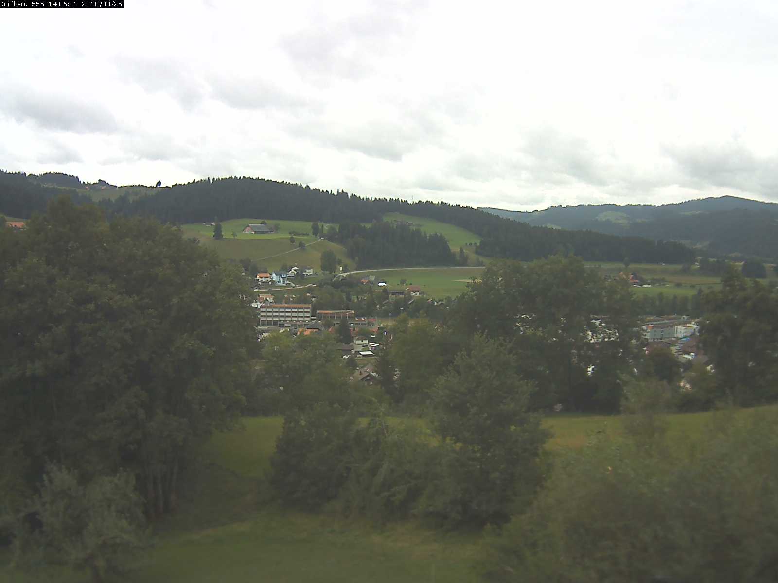 Webcam-Bild: Aussicht vom Dorfberg in Langnau 20180825-140601