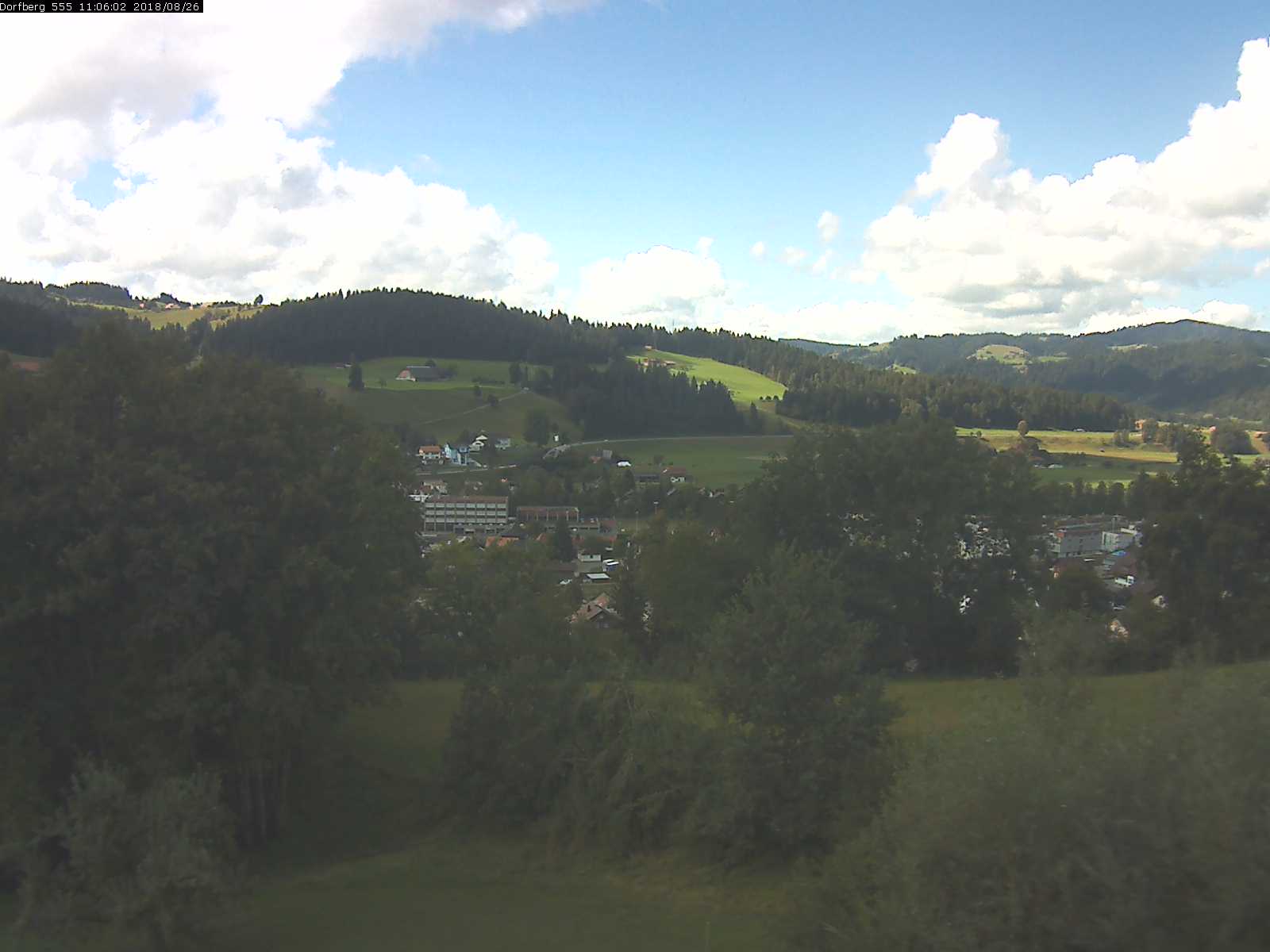 Webcam-Bild: Aussicht vom Dorfberg in Langnau 20180826-110601