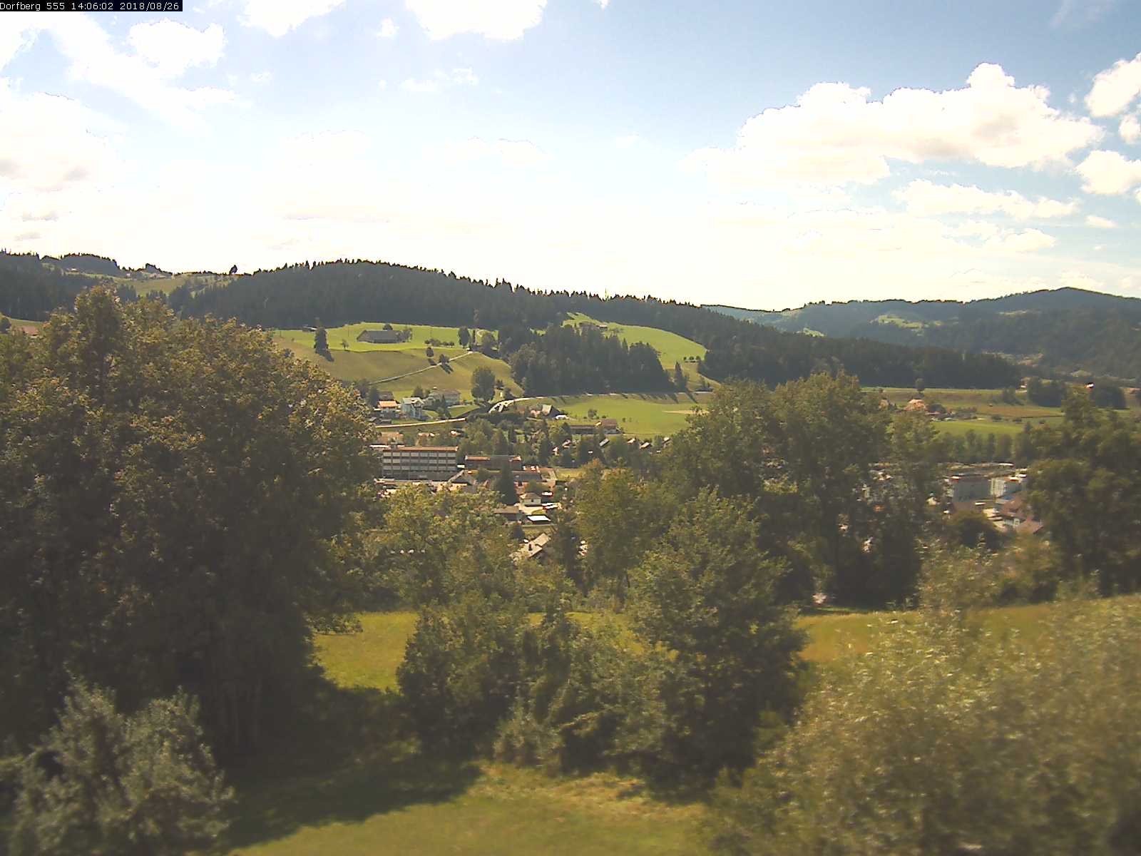 Webcam-Bild: Aussicht vom Dorfberg in Langnau 20180826-140601