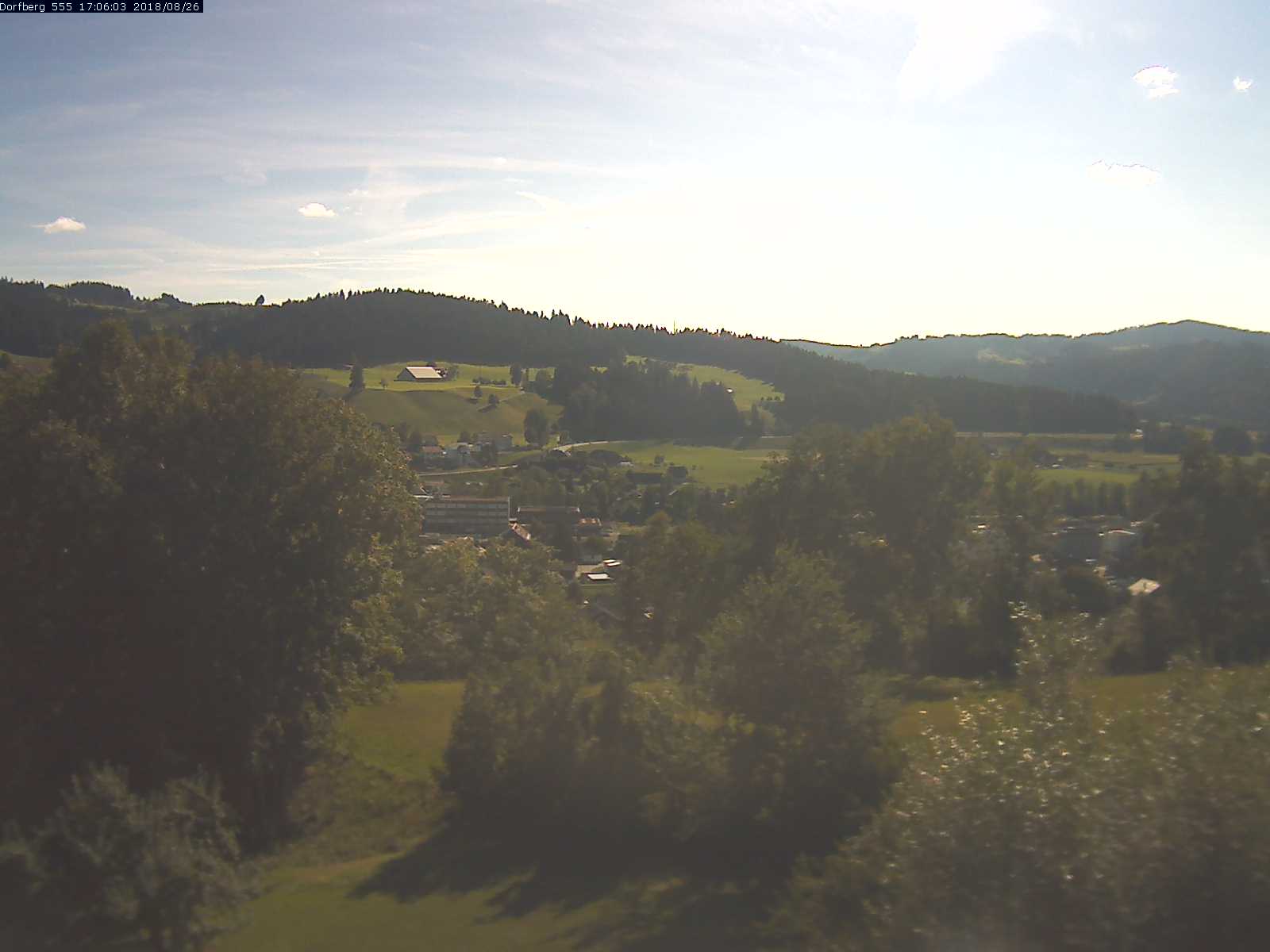 Webcam-Bild: Aussicht vom Dorfberg in Langnau 20180826-170602