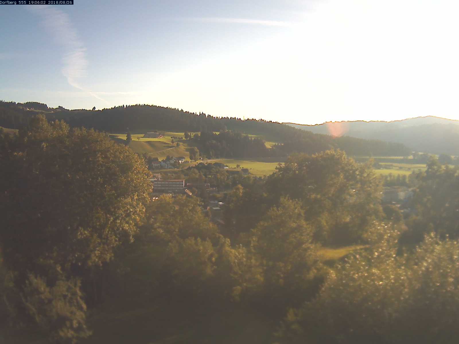 Webcam-Bild: Aussicht vom Dorfberg in Langnau 20180826-190601