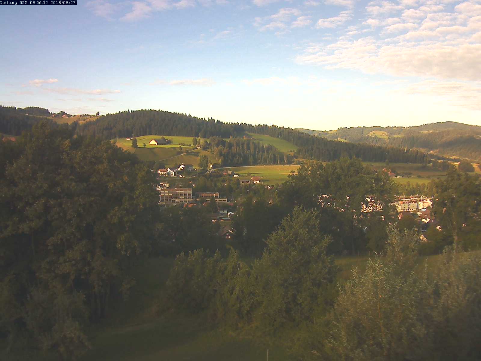 Webcam-Bild: Aussicht vom Dorfberg in Langnau 20180827-080601