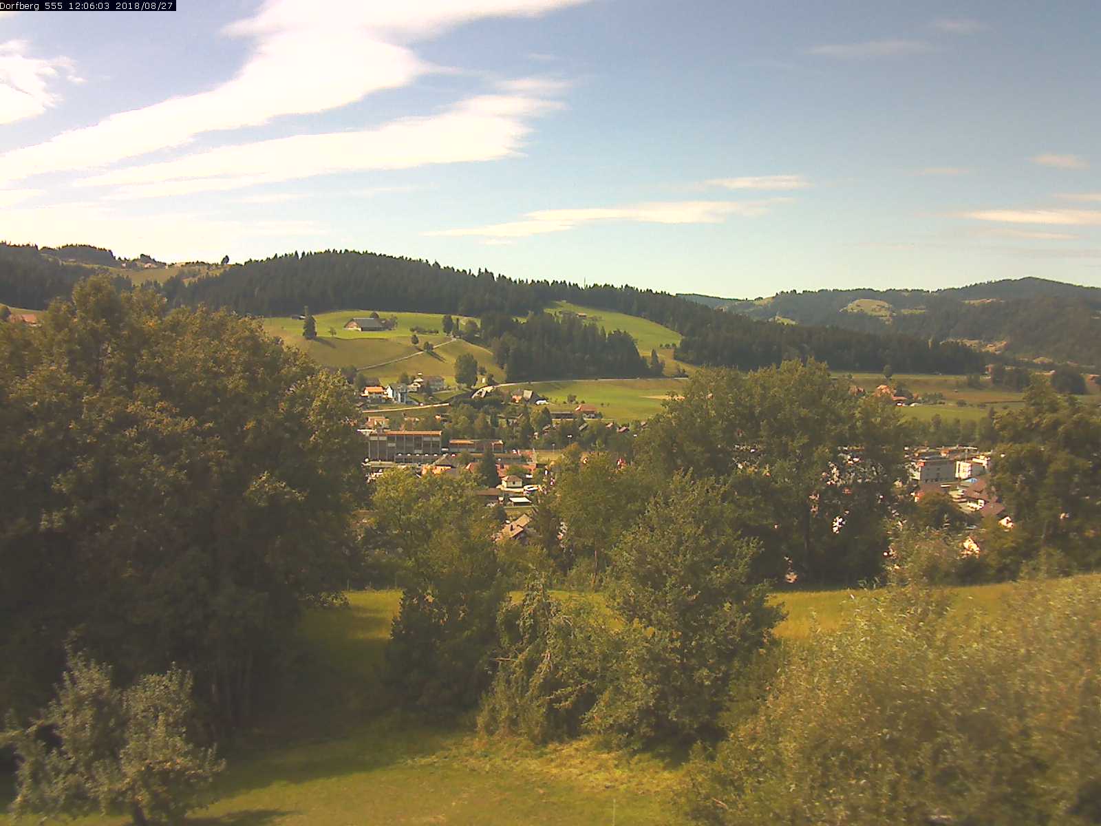 Webcam-Bild: Aussicht vom Dorfberg in Langnau 20180827-120601