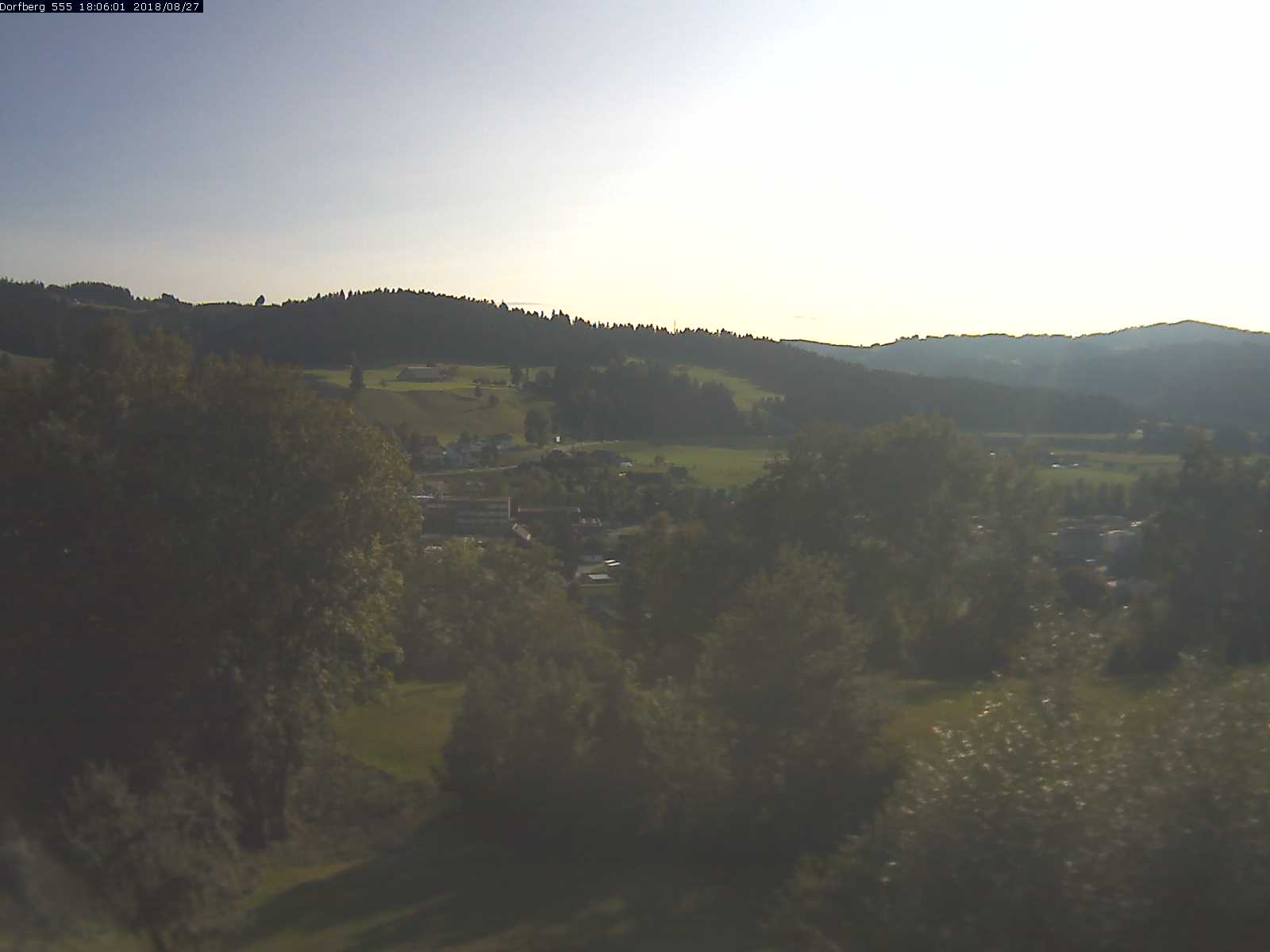 Webcam-Bild: Aussicht vom Dorfberg in Langnau 20180827-180601