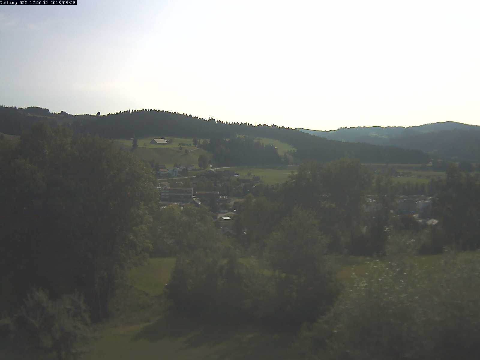 Webcam-Bild: Aussicht vom Dorfberg in Langnau 20180828-170601