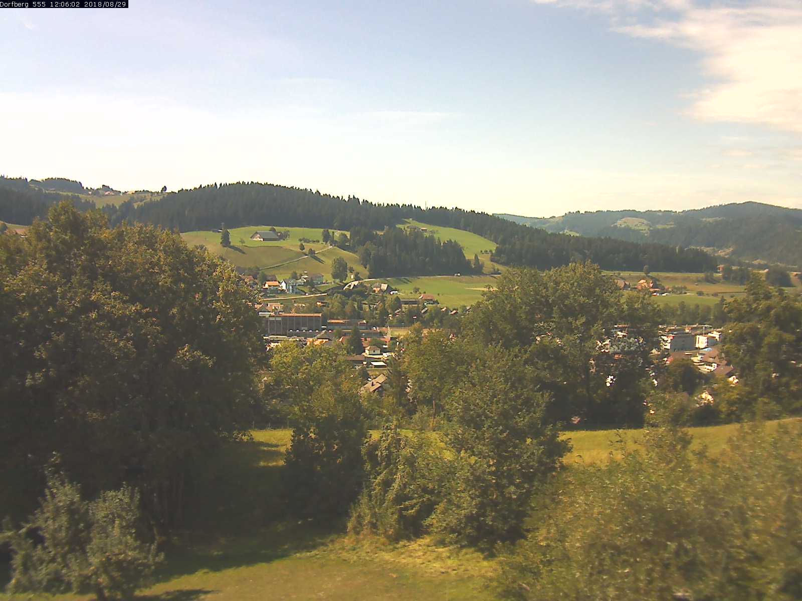 Webcam-Bild: Aussicht vom Dorfberg in Langnau 20180829-120601