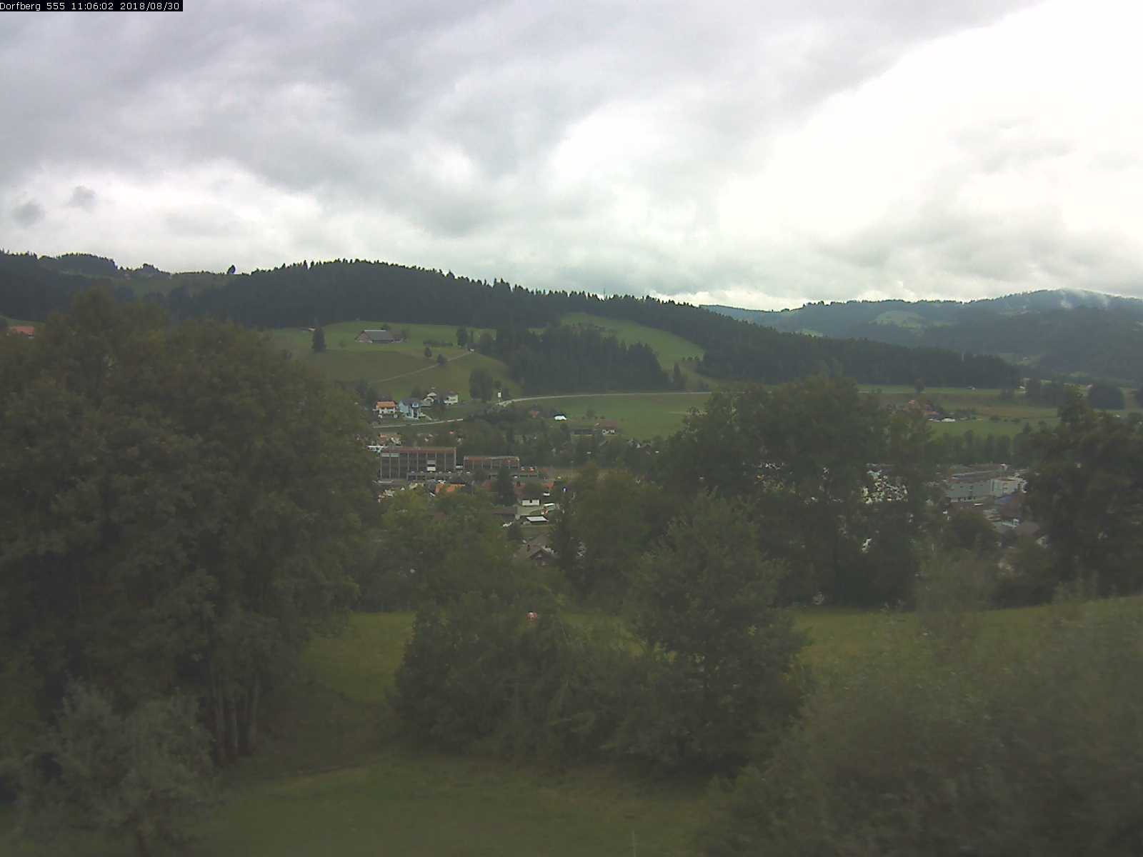 Webcam-Bild: Aussicht vom Dorfberg in Langnau 20180830-110601