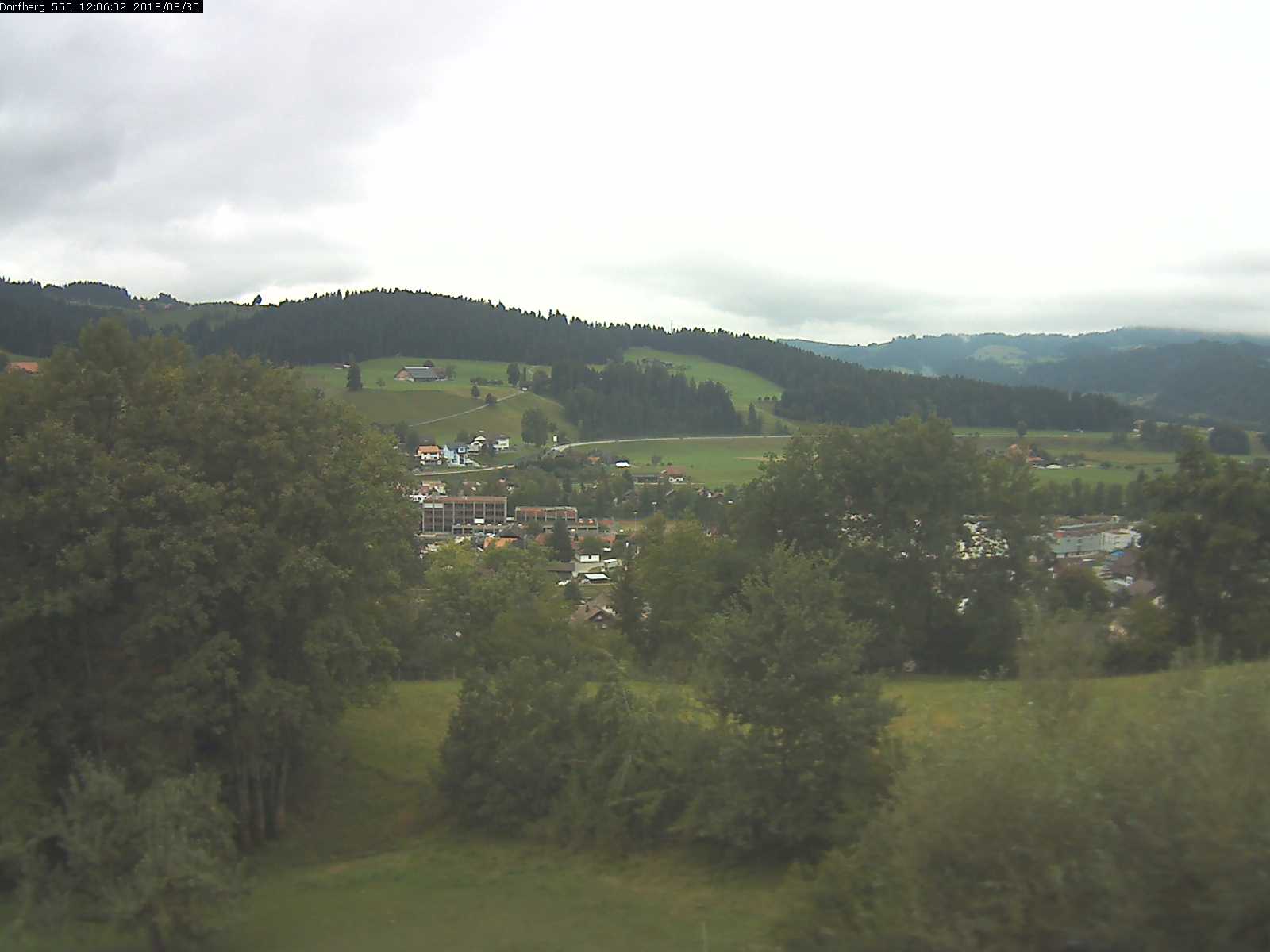 Webcam-Bild: Aussicht vom Dorfberg in Langnau 20180830-120601