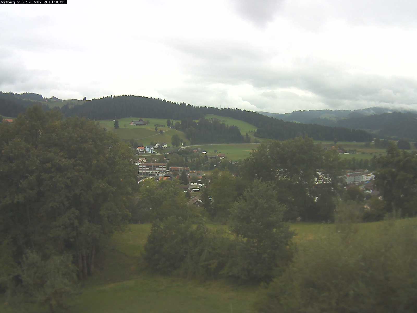 Webcam-Bild: Aussicht vom Dorfberg in Langnau 20180831-170602