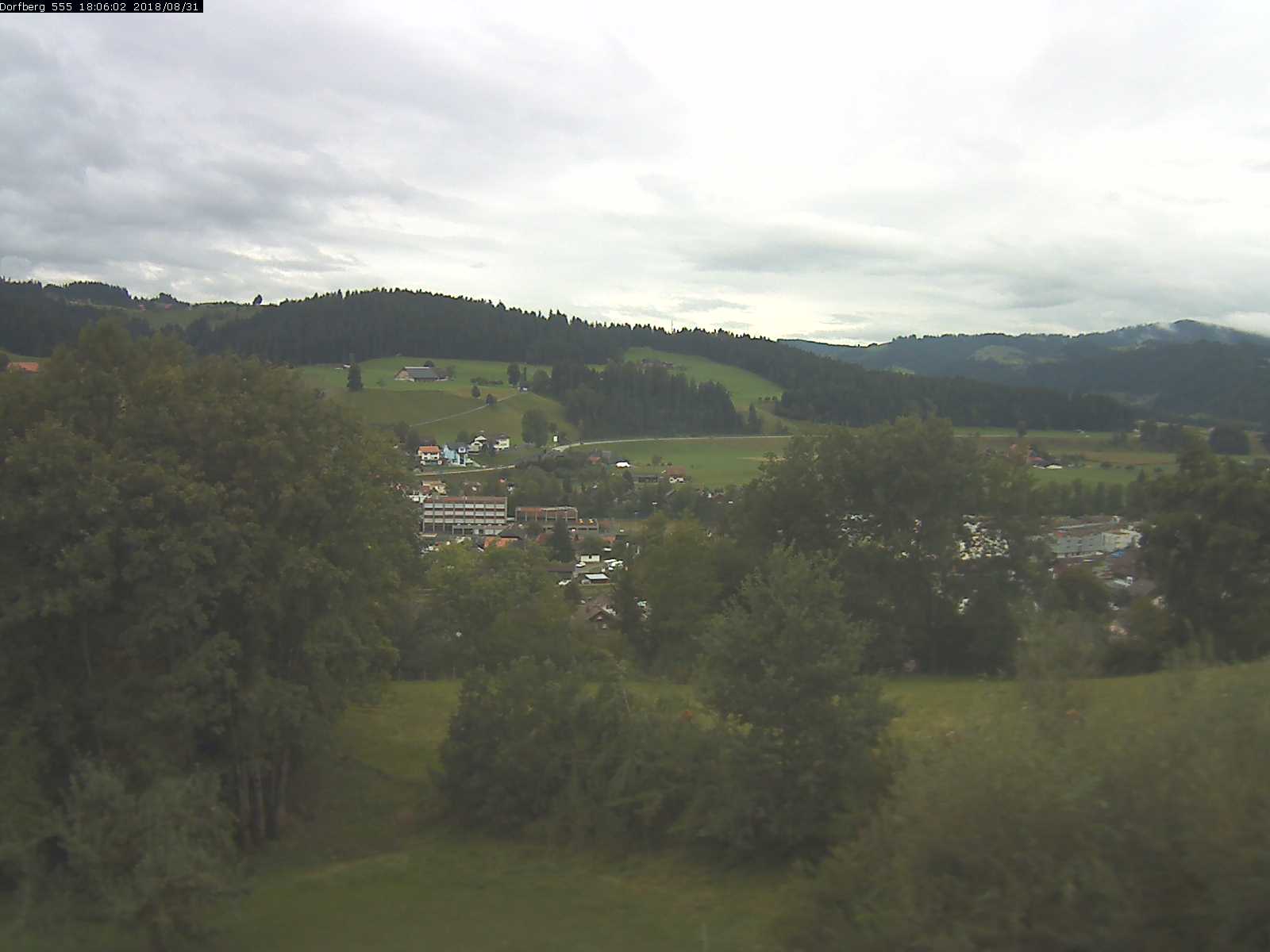 Webcam-Bild: Aussicht vom Dorfberg in Langnau 20180831-180601