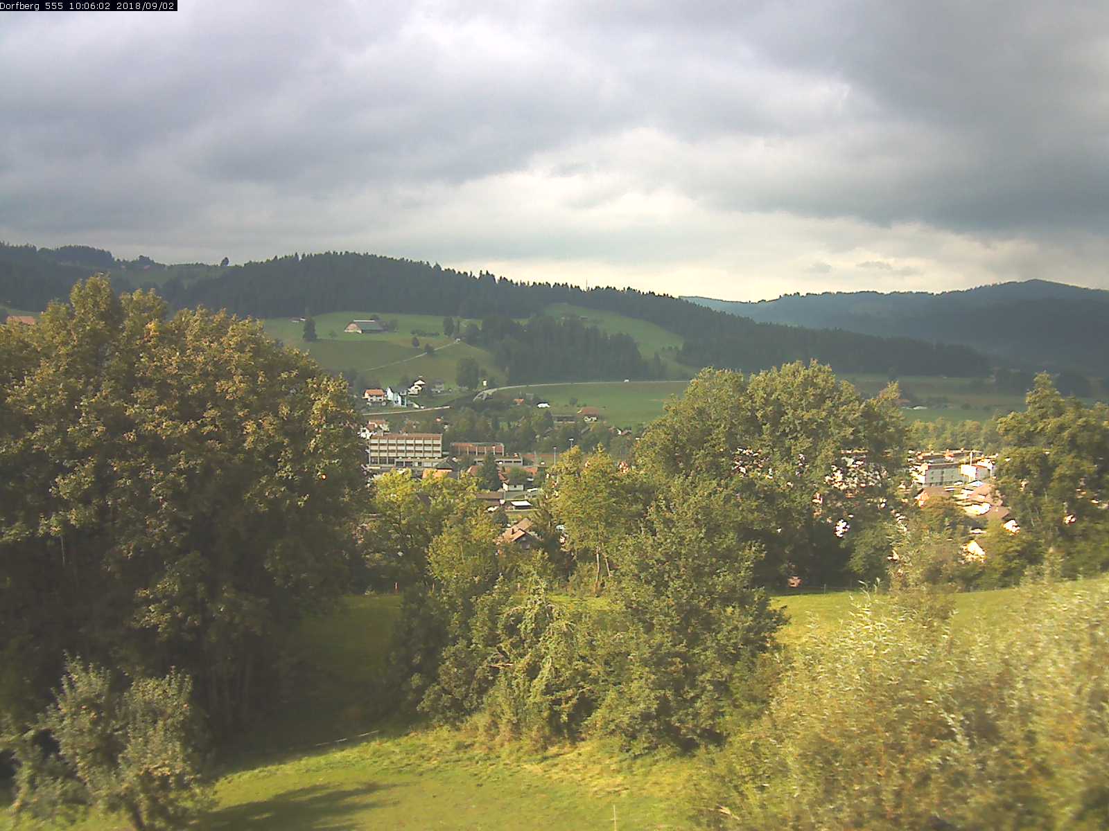 Webcam-Bild: Aussicht vom Dorfberg in Langnau 20180902-100601