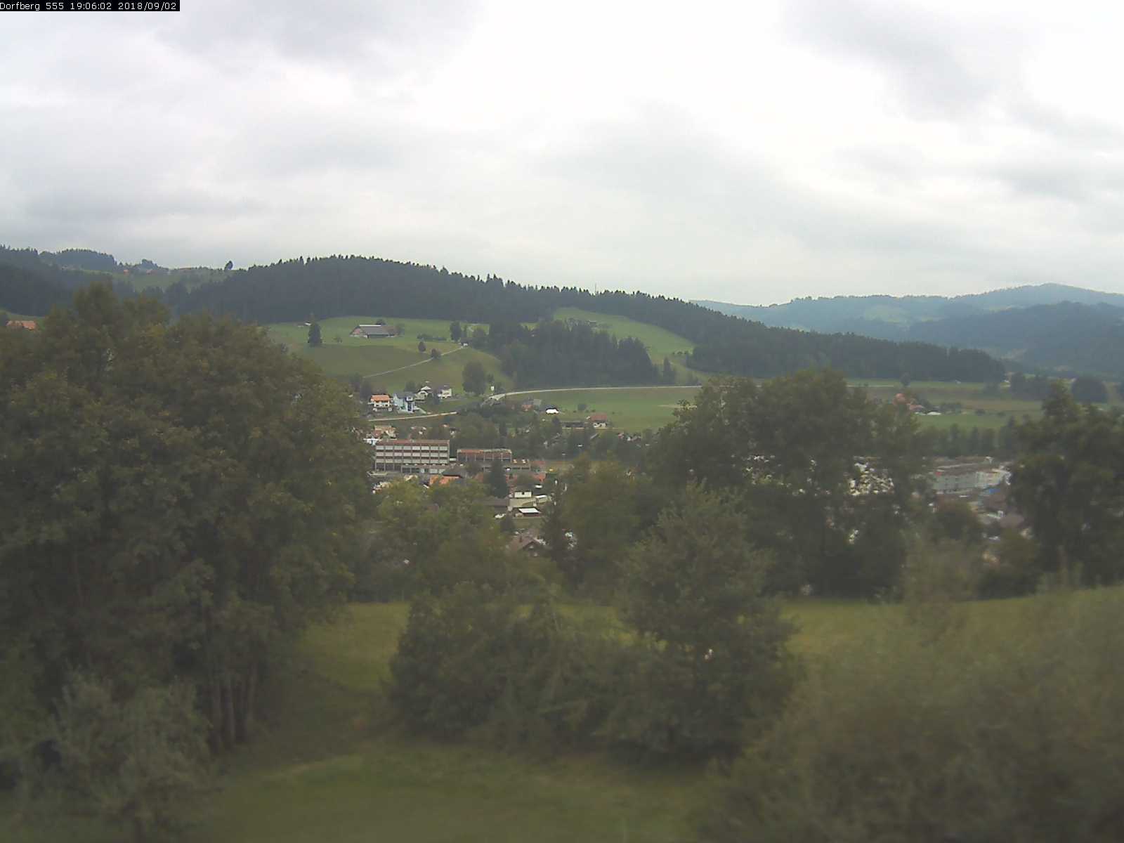 Webcam-Bild: Aussicht vom Dorfberg in Langnau 20180902-190601