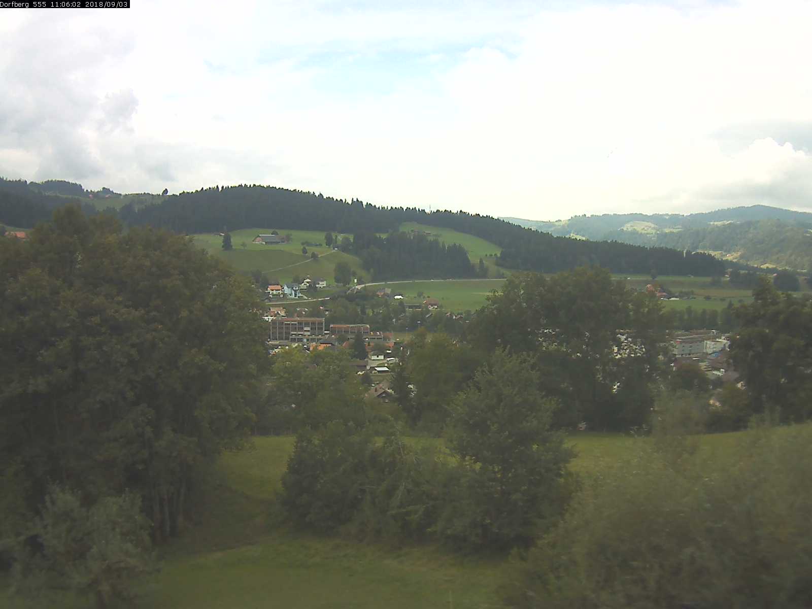 Webcam-Bild: Aussicht vom Dorfberg in Langnau 20180903-110601