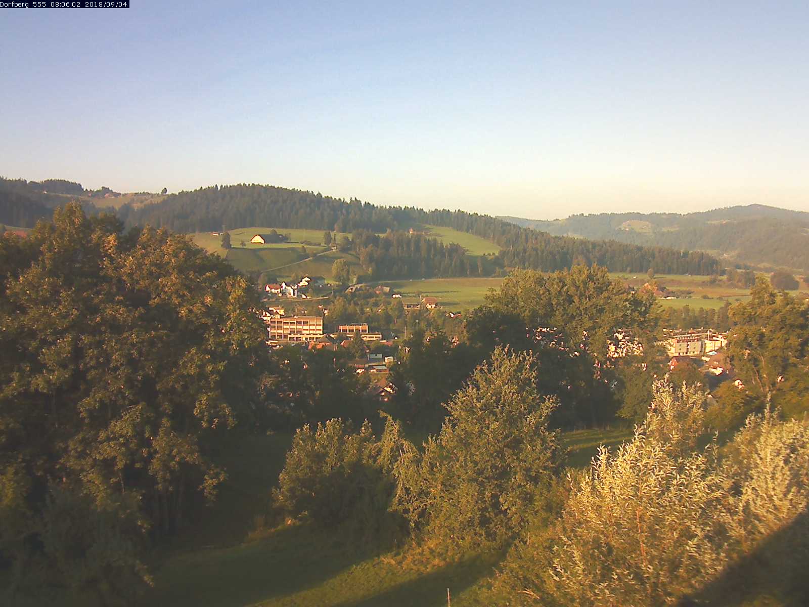 Webcam-Bild: Aussicht vom Dorfberg in Langnau 20180904-080601