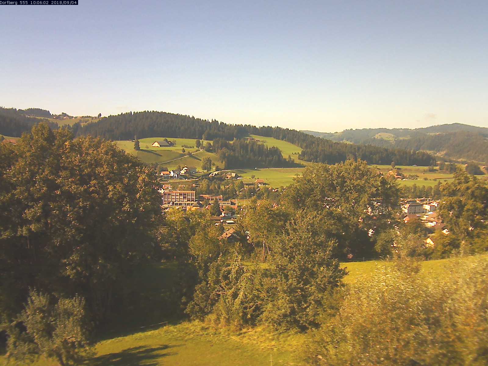 Webcam-Bild: Aussicht vom Dorfberg in Langnau 20180904-100601
